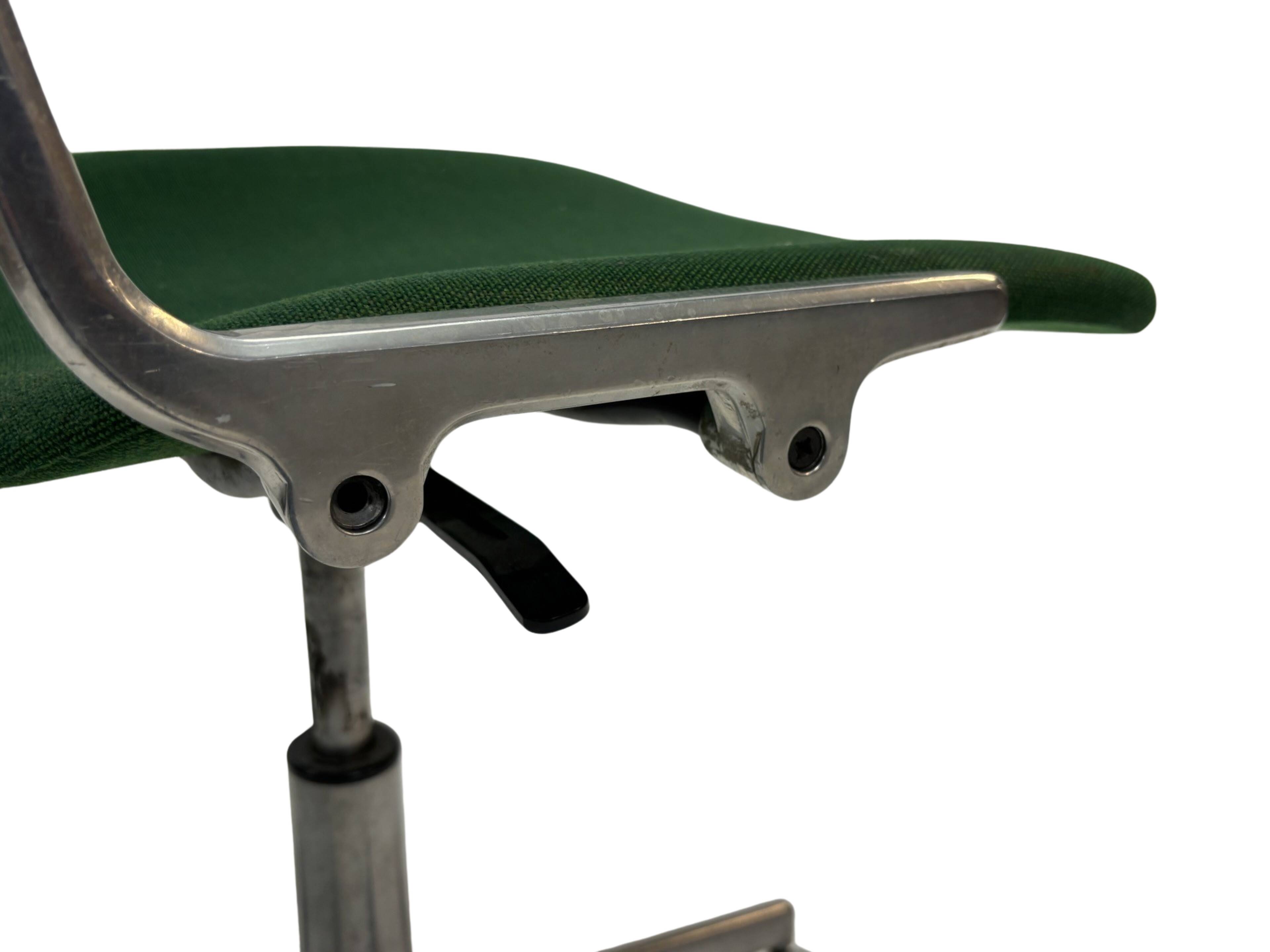 Vintage DSC 106 office chair by Giancarlo Piretti for Castelli, 1960s