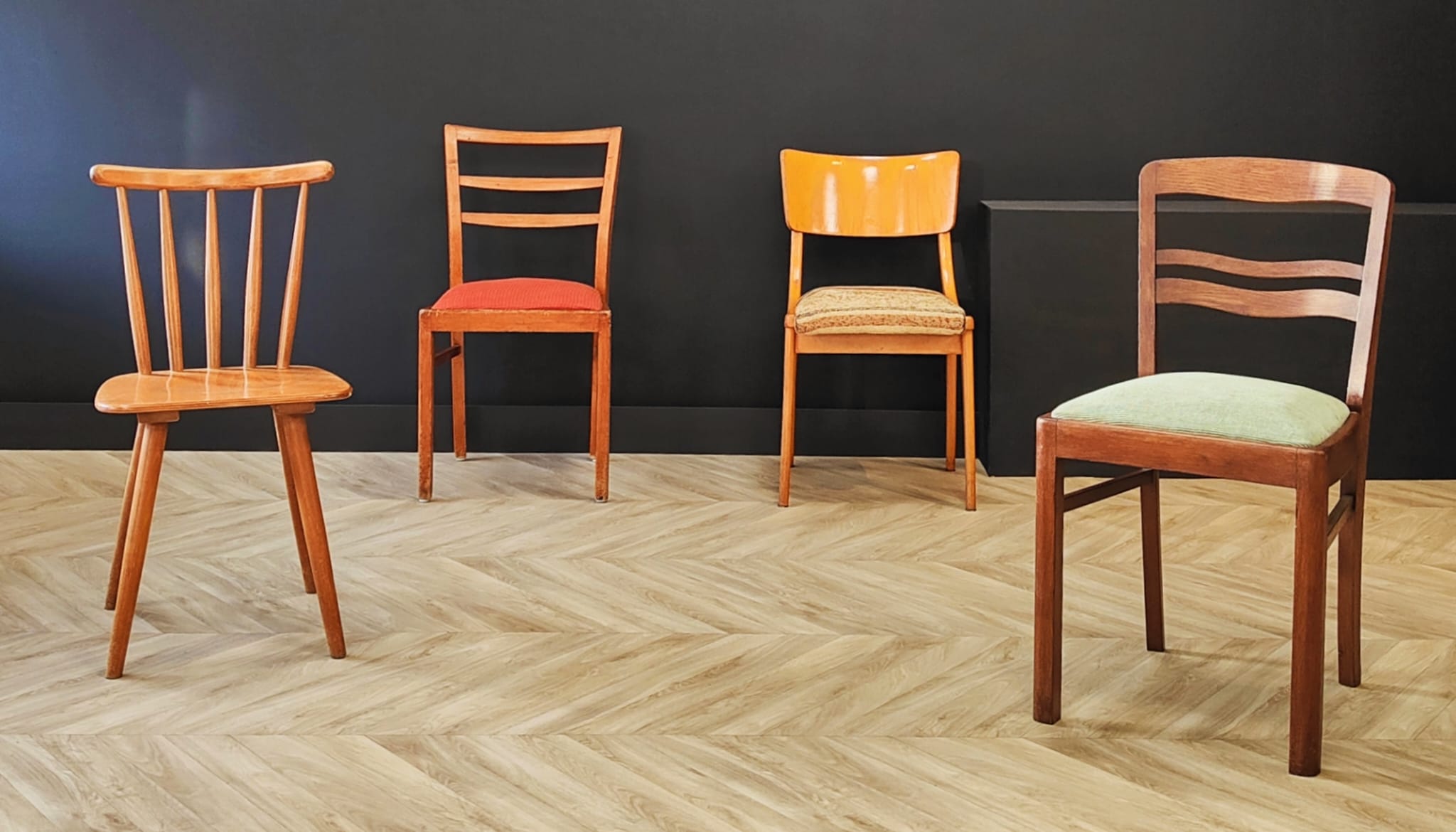 Four mid century chairs | vintage - set of 4 dining chairs