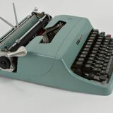 Lettéra 32 typewriter, Olivetti