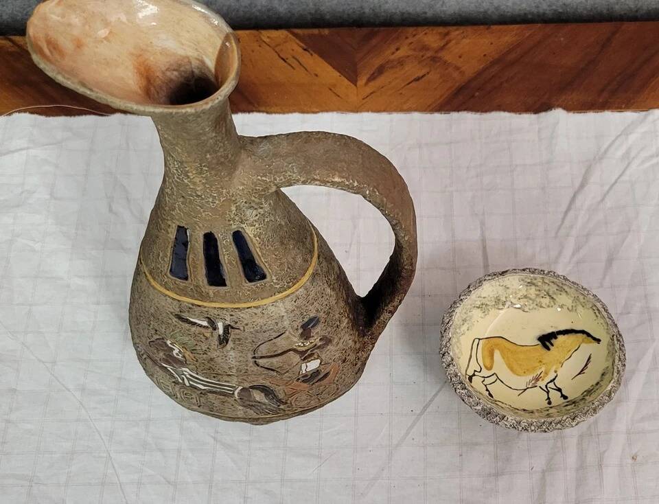 Atelier Garnier pottery: large pitcher with Lascaux decorations + André bowl