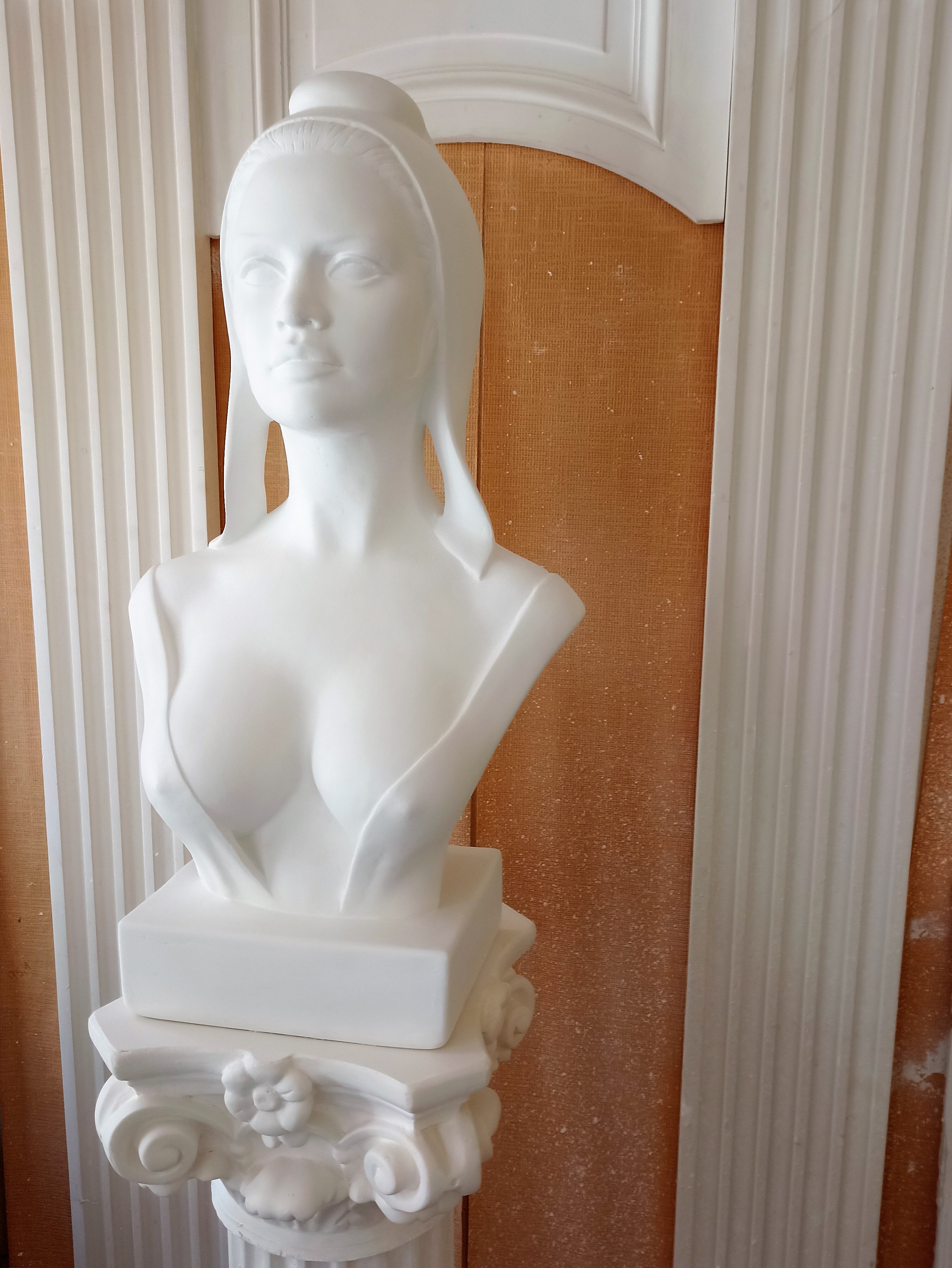 Large bust Marianne H:64cm B. Bardot