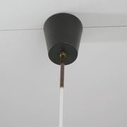 Suspension italienne en opaline satinée mid-century