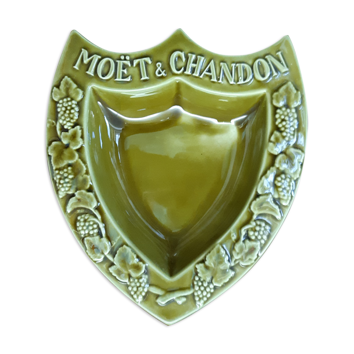 Ashtray coat of arms moet and chandon in ceramic, proceram aubagne france, signed