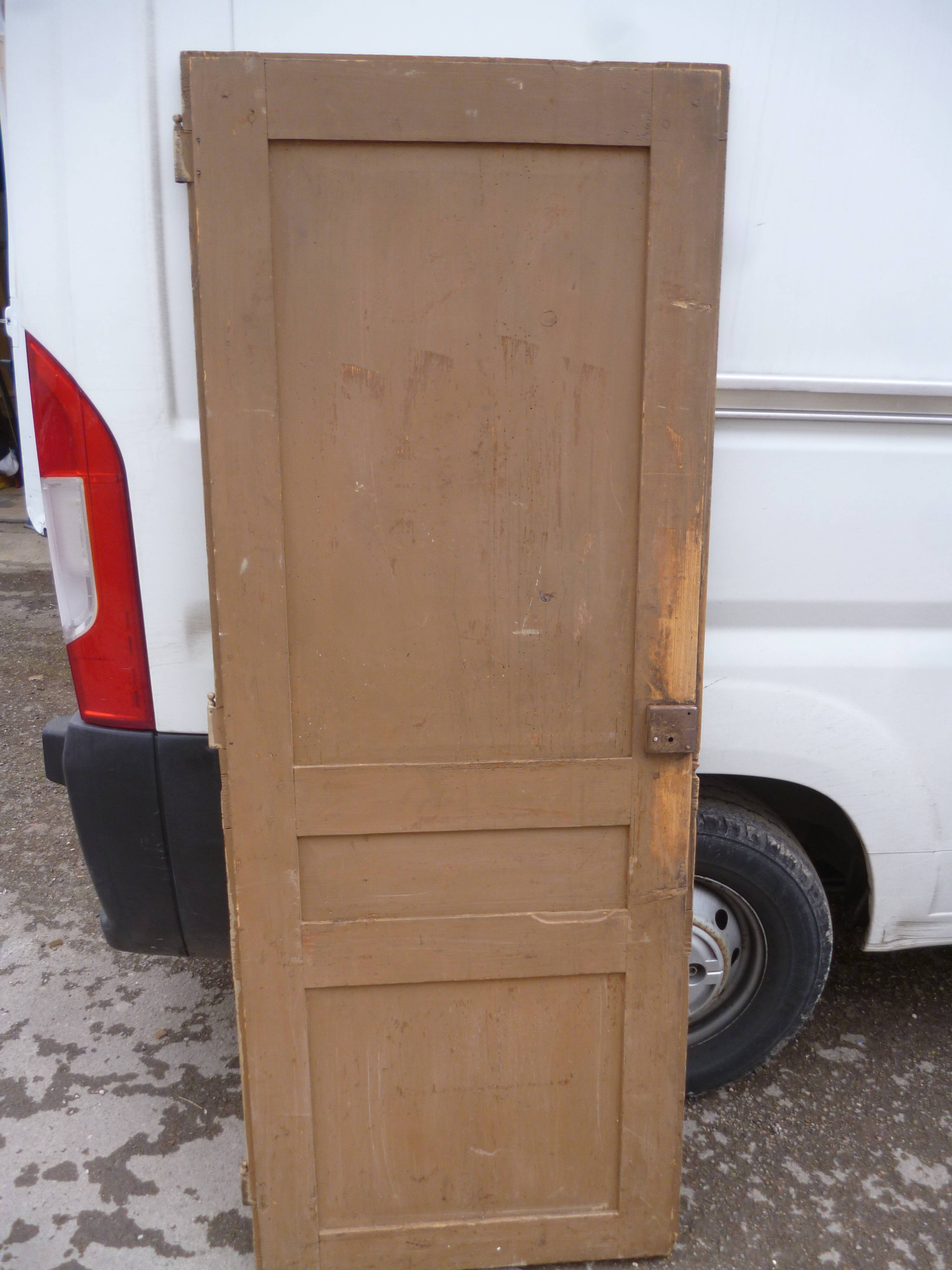 Old door beige patina