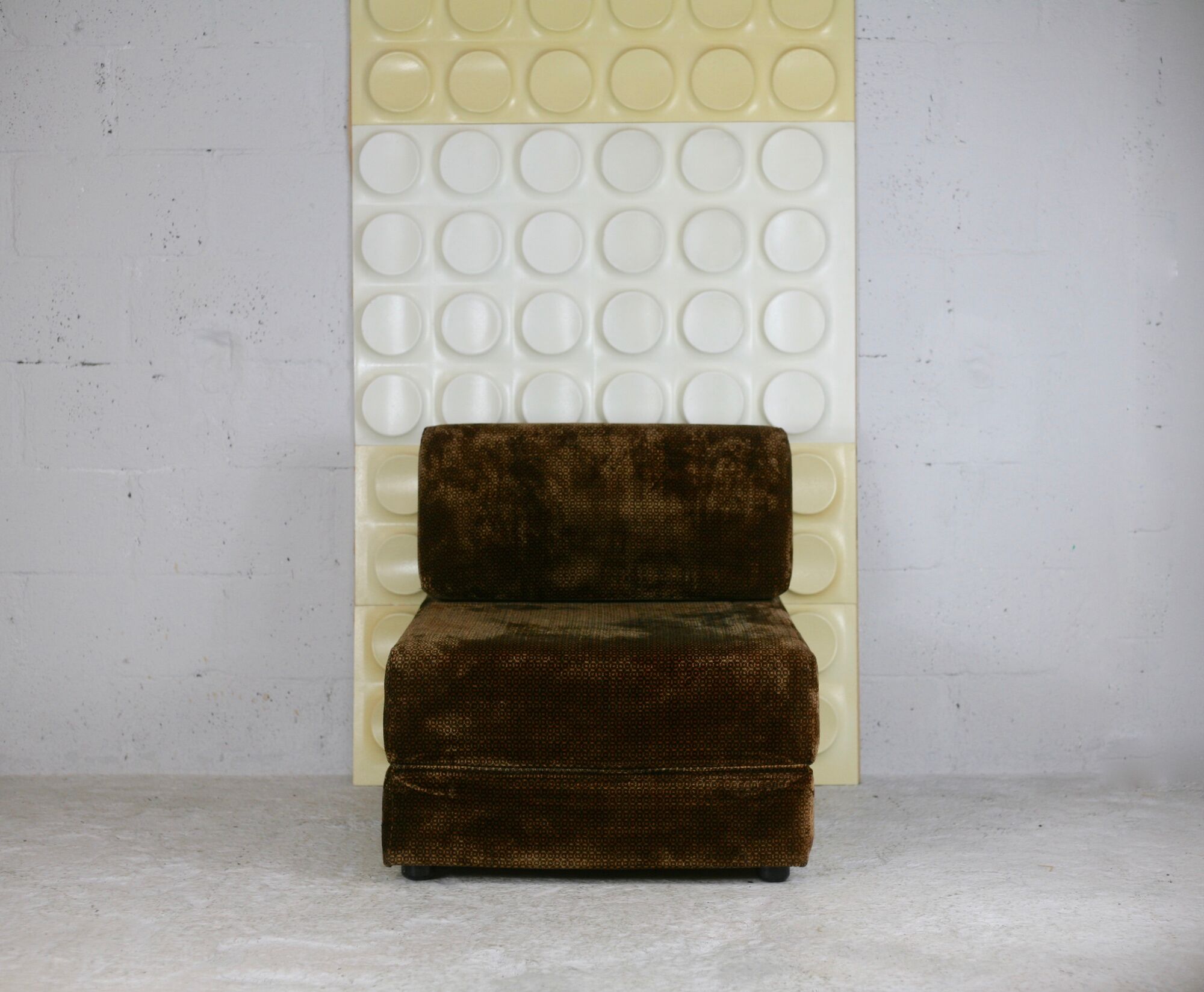 Foam and velvet heater "amber", convertible, France, circa 1970.
