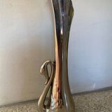 Single-flower vase representing a swan