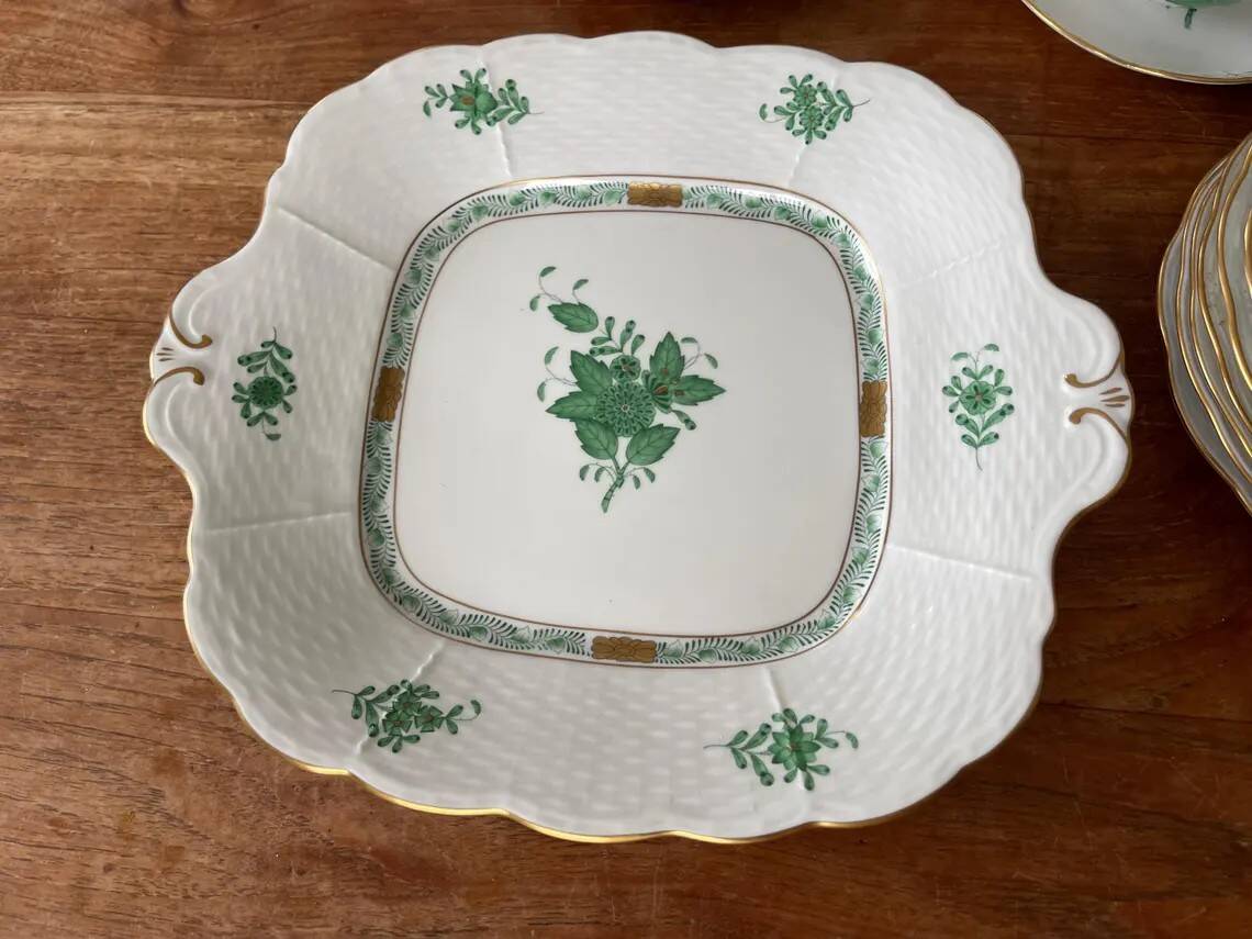Gorgeous Herend Hungary Apponyi Chinese Bouquet Green Complete Dinner, Brea
