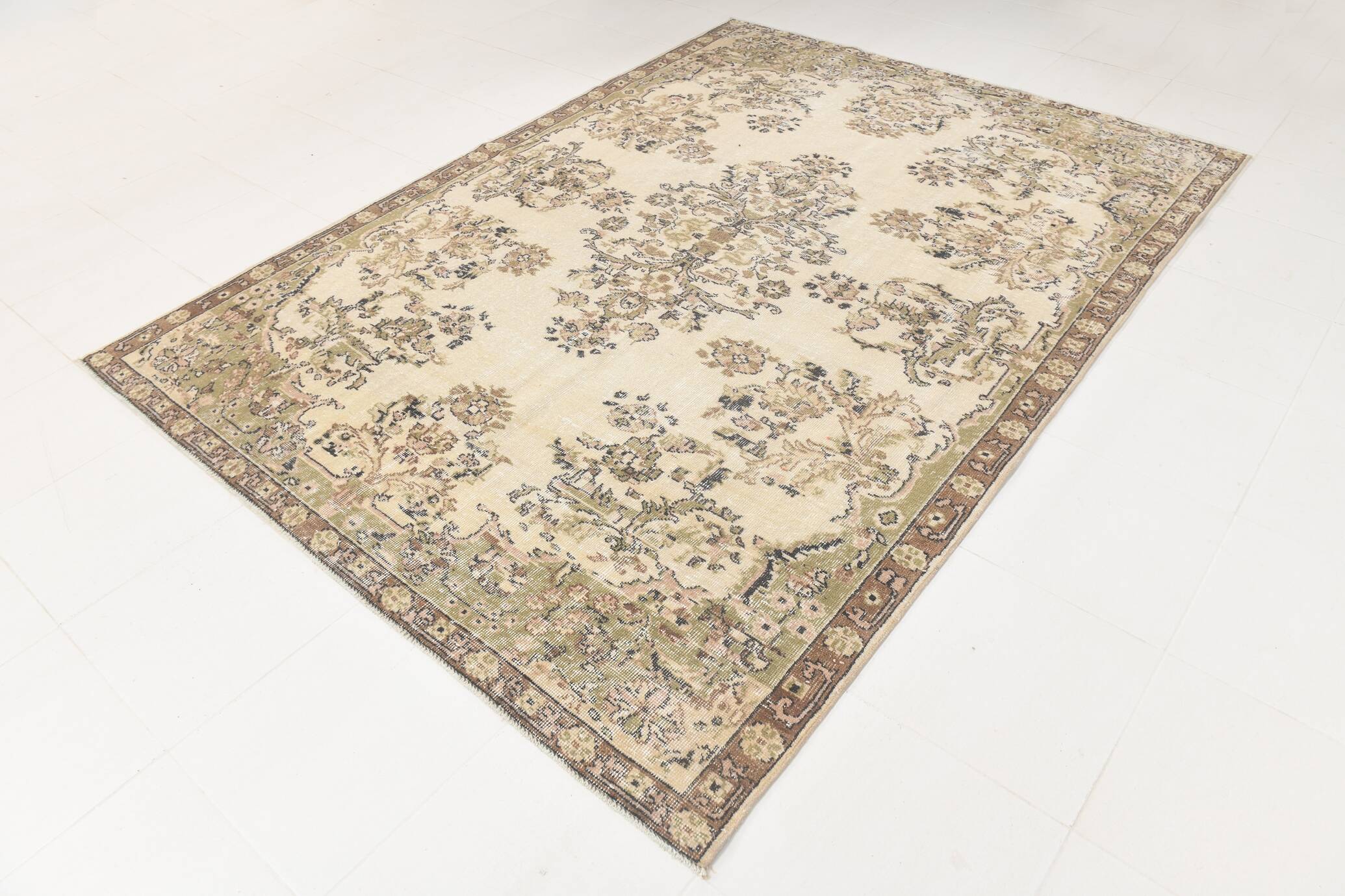 7x9 Cream & Green Floral Pattern Vintage Area Rug, 202x278Cm