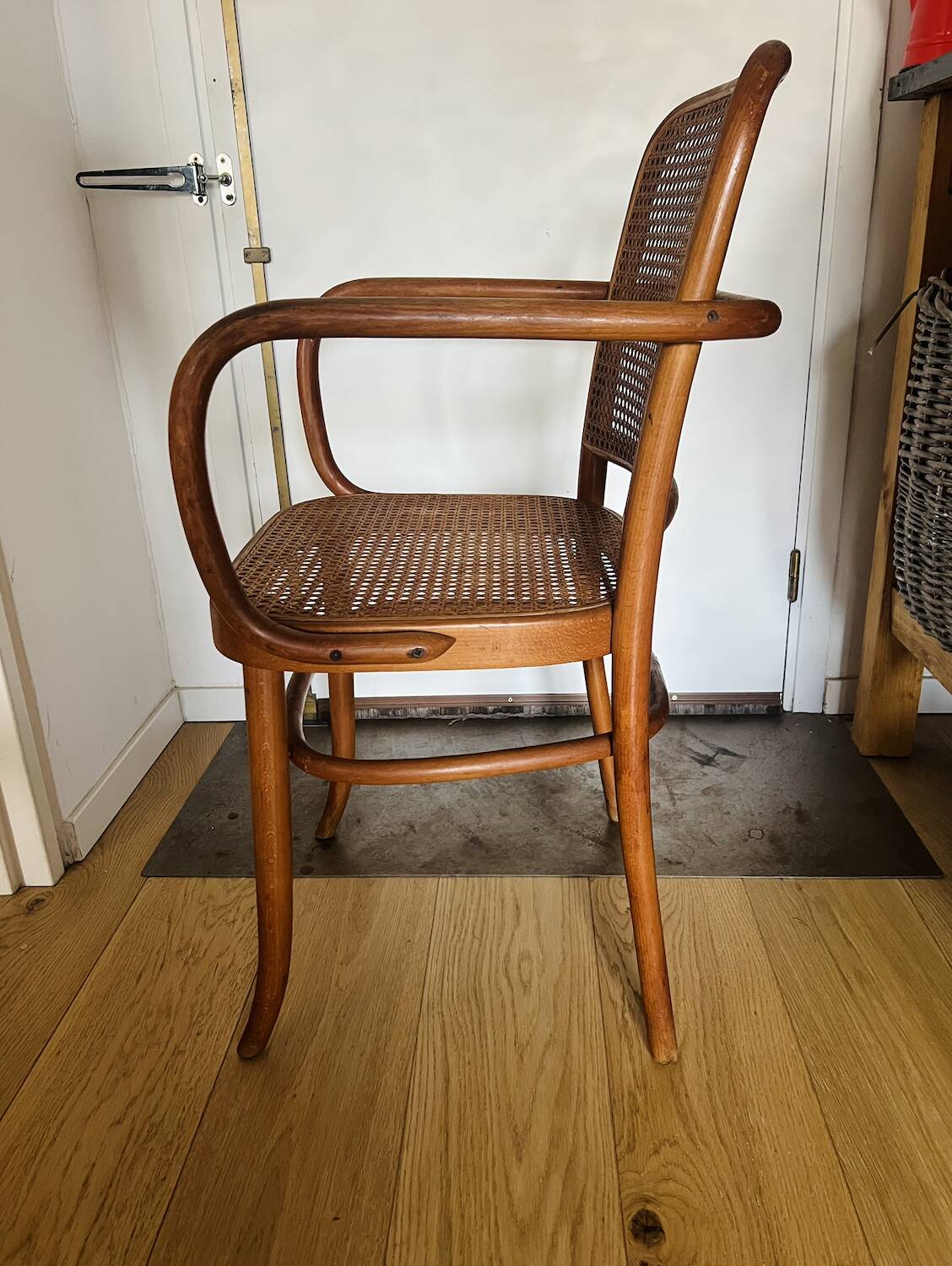 Fauteuil 811 ou Prague, Josef Hoffmann pour Thonet, circa 1930