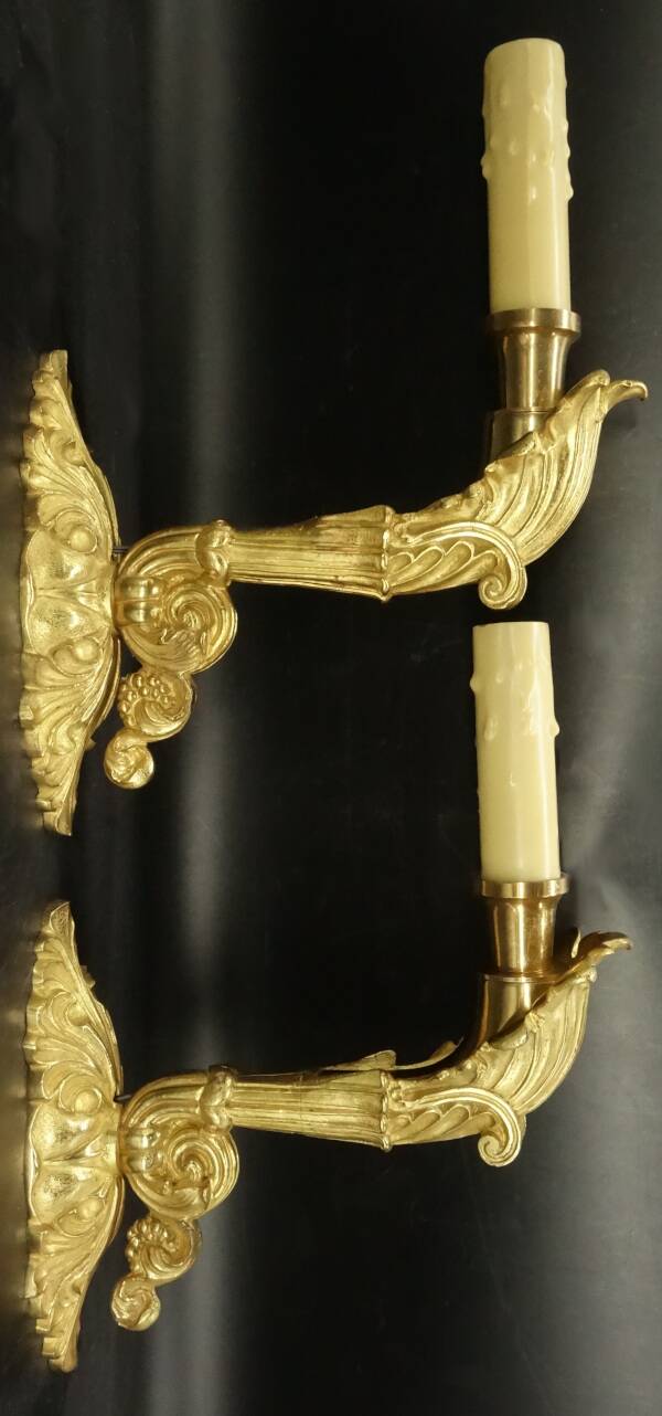 Pair of Restoration style 1-light wall lights - gilt bronze