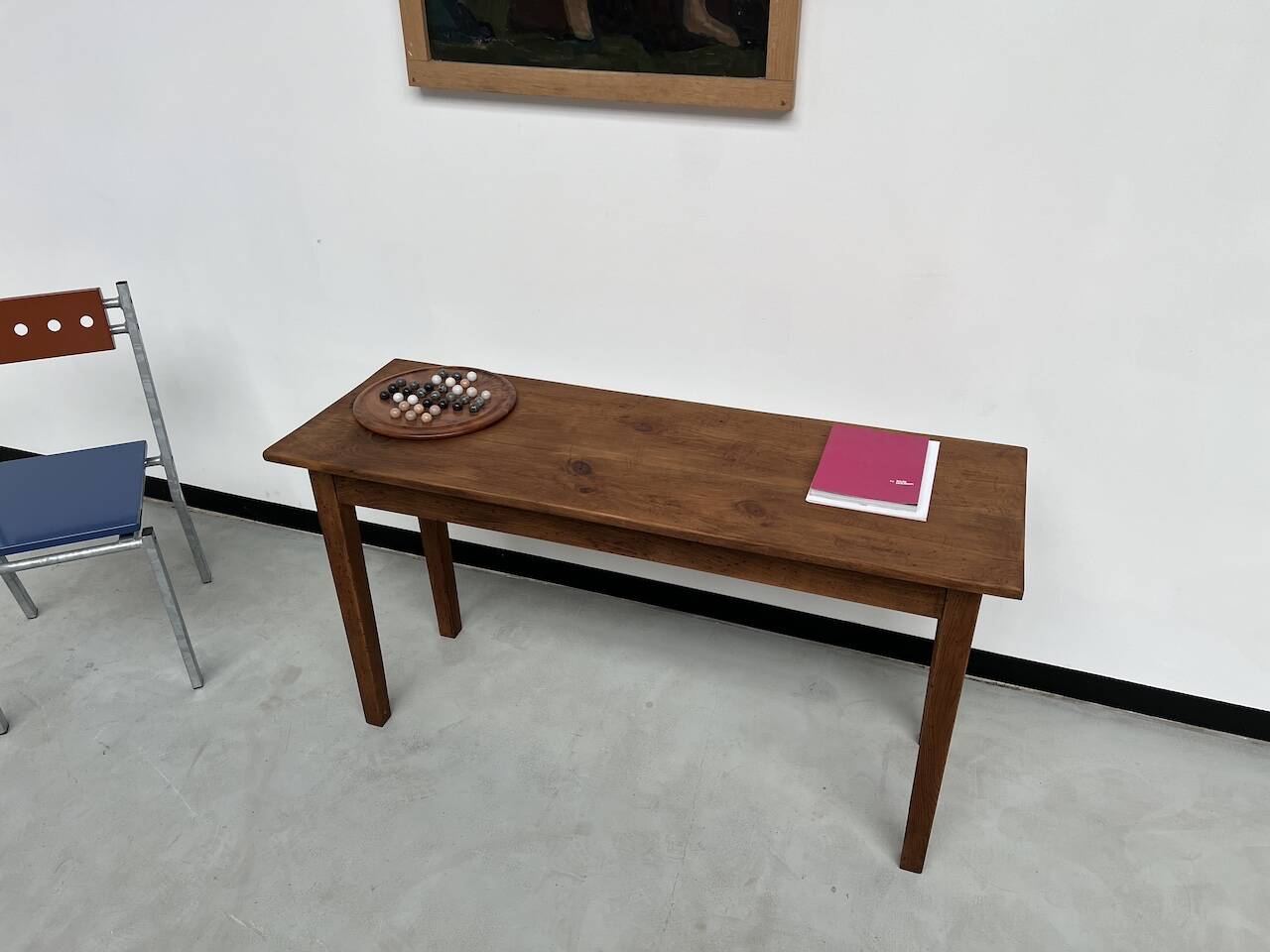 Small old console in solid oak, with spindle legs