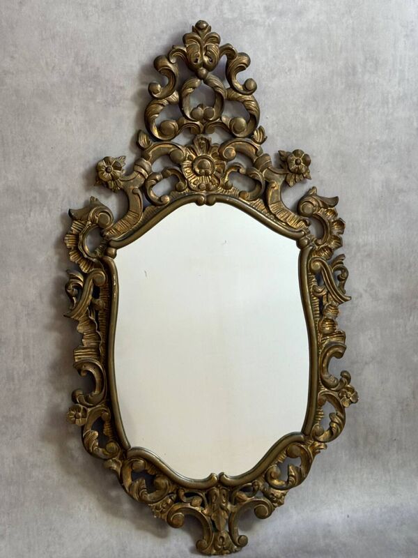 Miroir en bois doré de style Baroque, France années 50