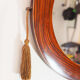 Miroir ovale à pompons