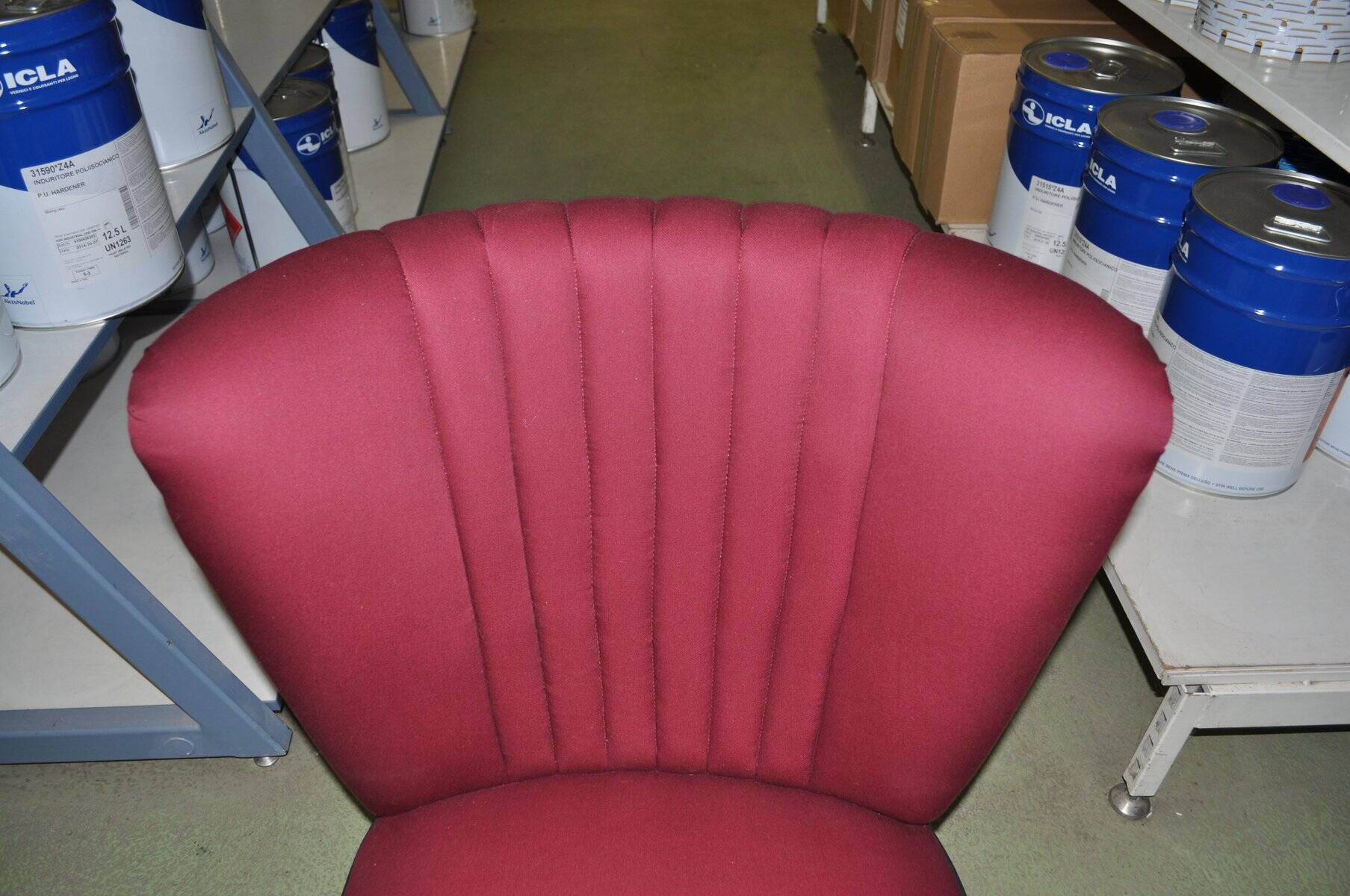 1950s cocktail chair in Bordeaux and black fabric and wood, Mid-Century style.