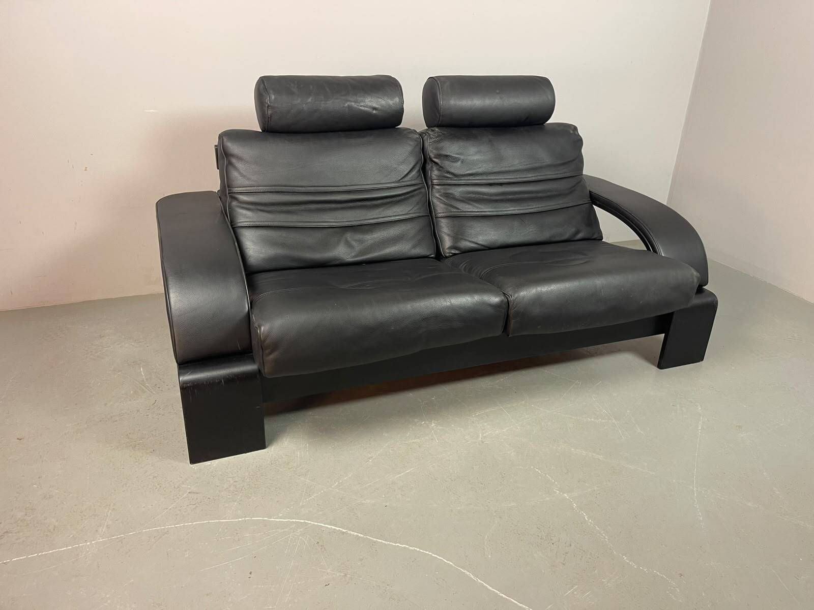 Black Leather Ake Fribytter “Kroken” Two-Seater Sofa for Nelo Möbel. Sweden