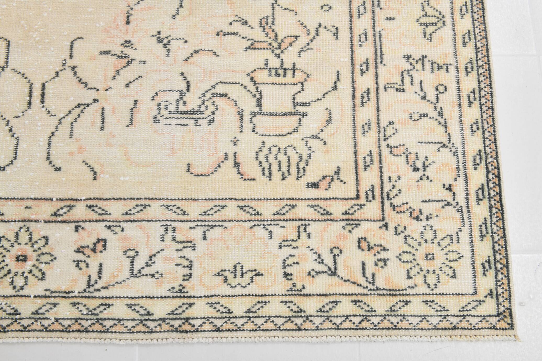 6x10 Large Cream & Black Oriental Vintage Rug, 192x307Cm