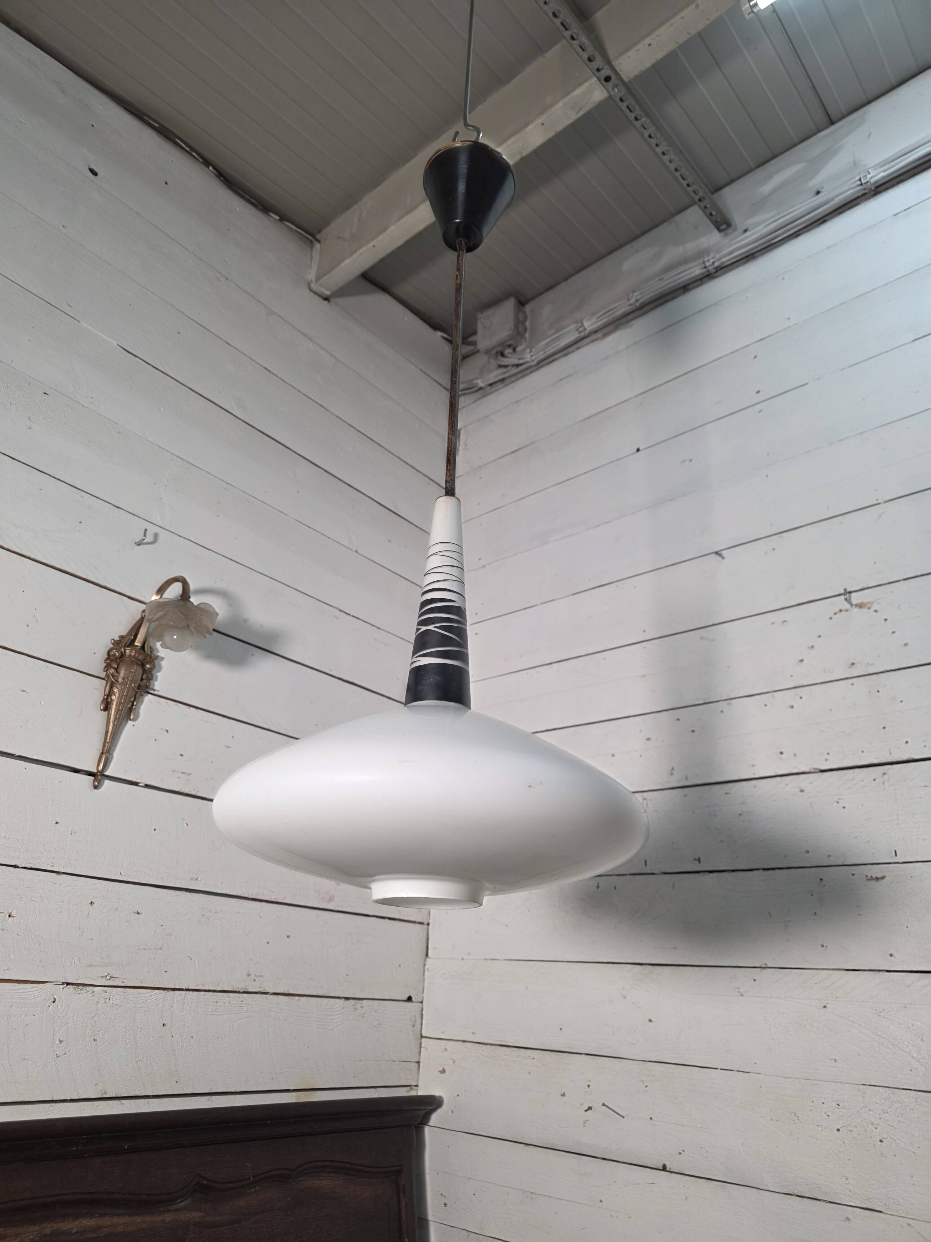 Suspension in vintage opaline from the 1960s.