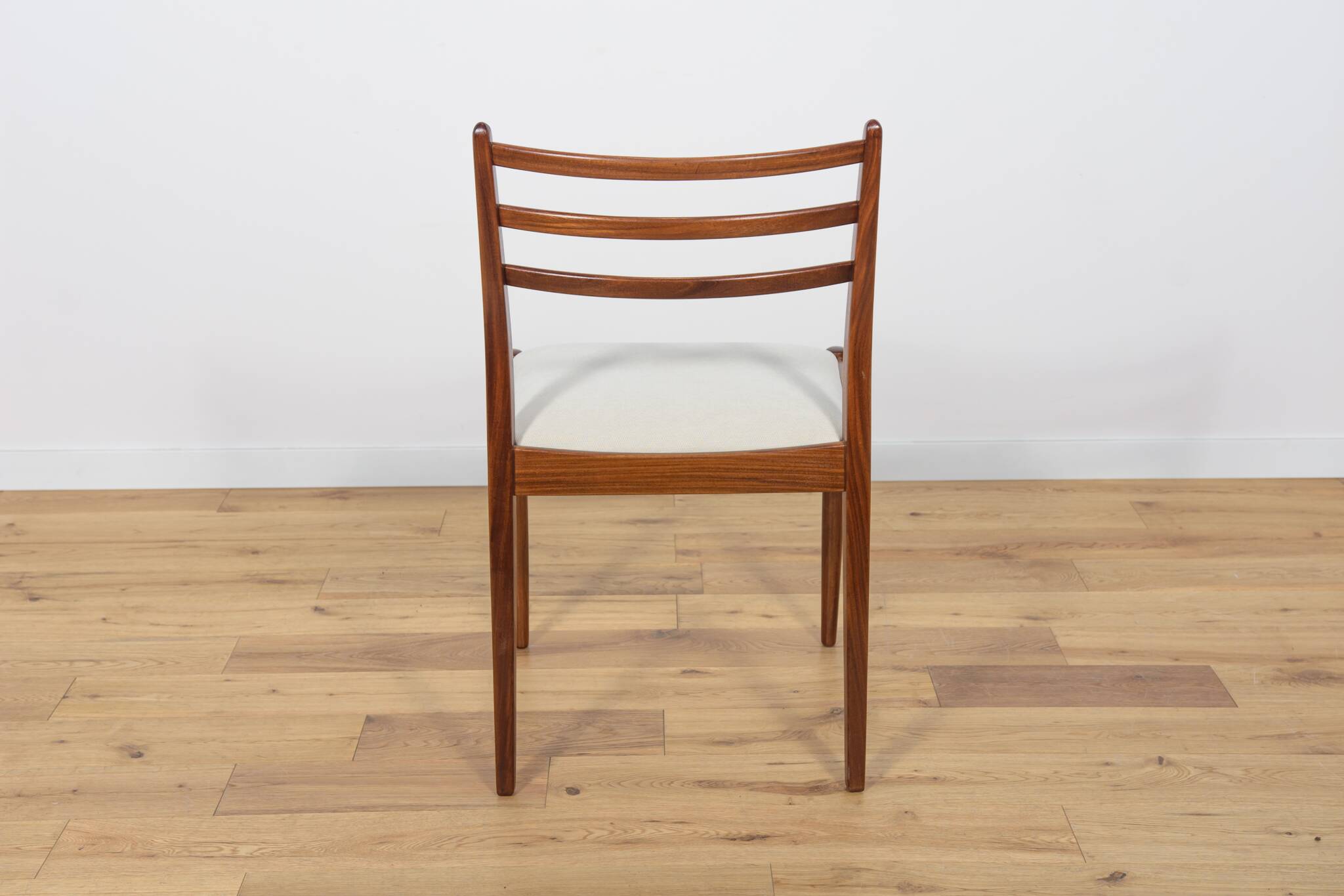 Set of 8 teak dining chairs by Victor Wlkins for G-Plan, 1960s
