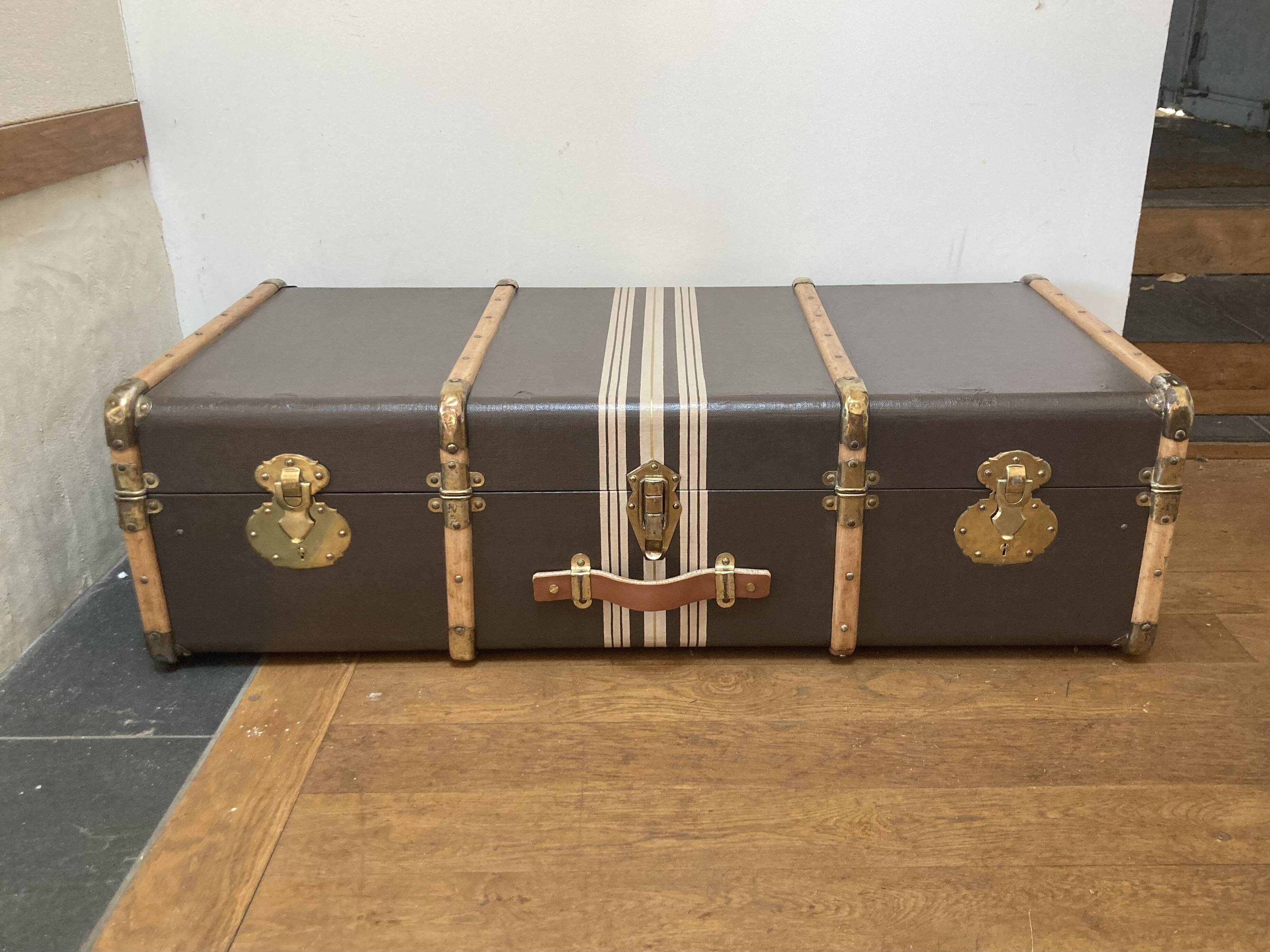 Renovated 1940s old trunk – Vintage coffee table