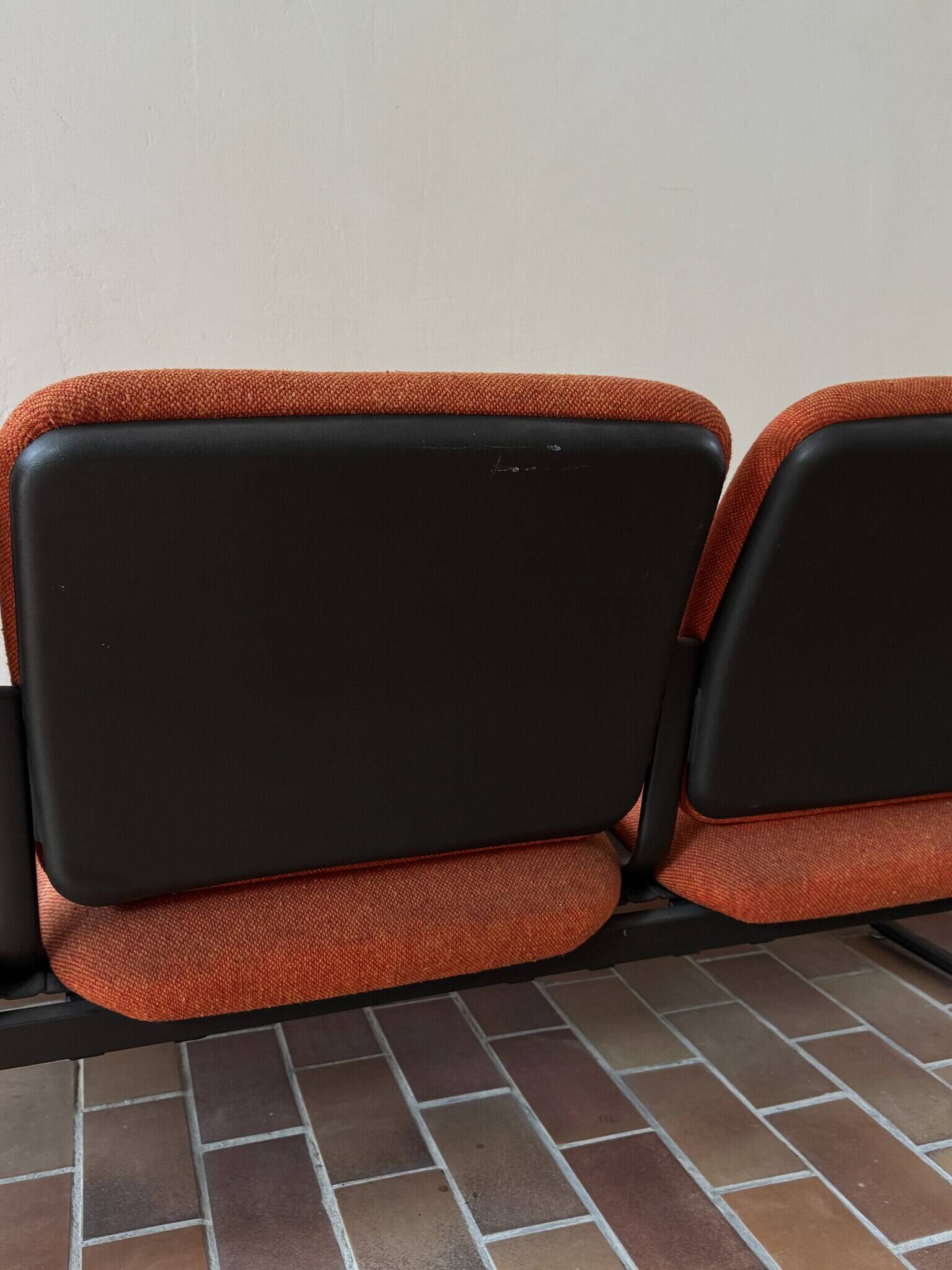 Strafor 3-seater bench, orange wool and sled base, 1970s.