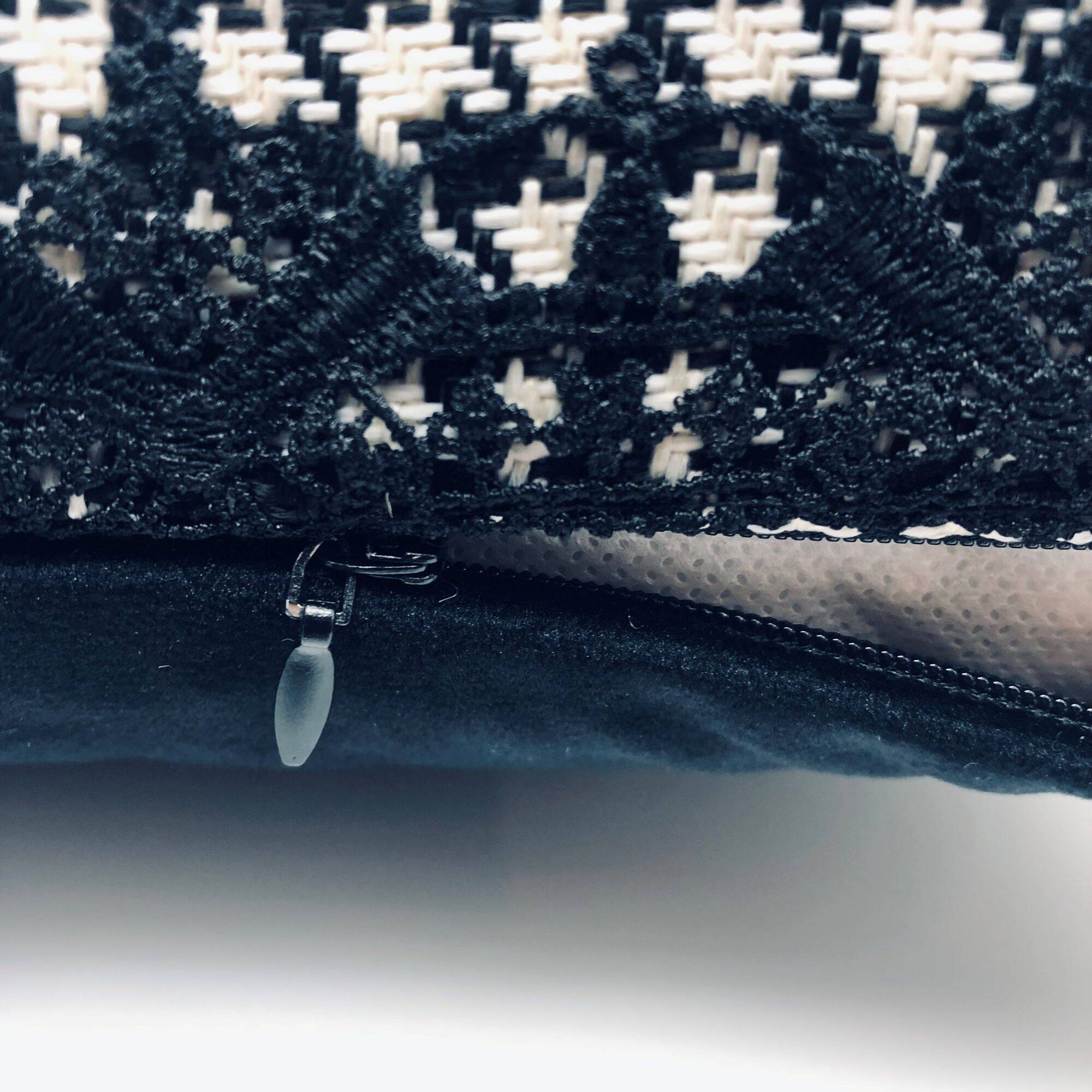 Square cushion, cover and insert, black and white. Model "Tatiana".