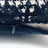 Square cushion, cover and insert, black and white. Model "Tatiana".