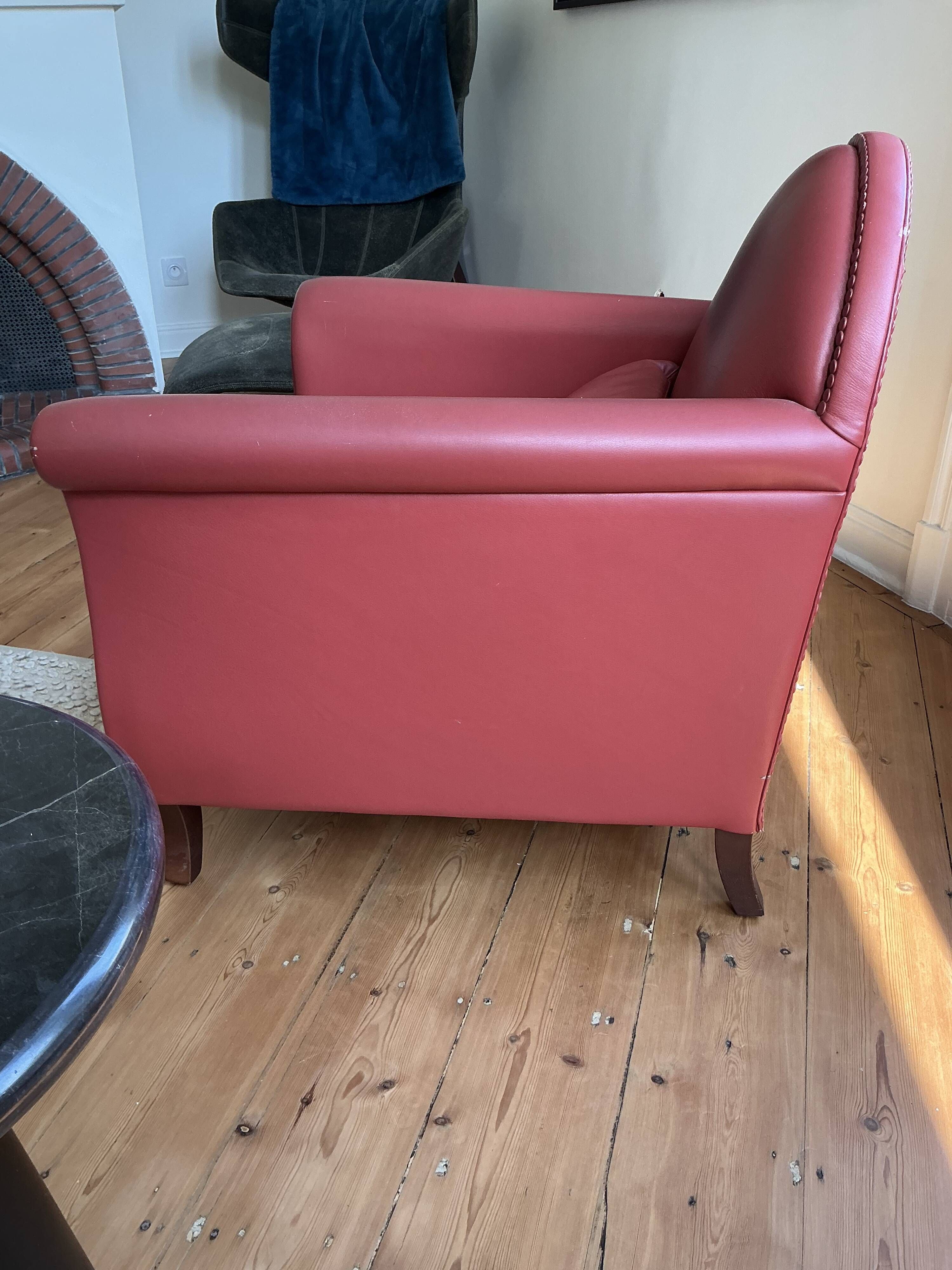 Pair of Lyra armchairs – Renzo Frau for Poltrona Frau – burgundy leather