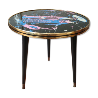 Vintage 1950s round coffee table in formicatripod asian décor