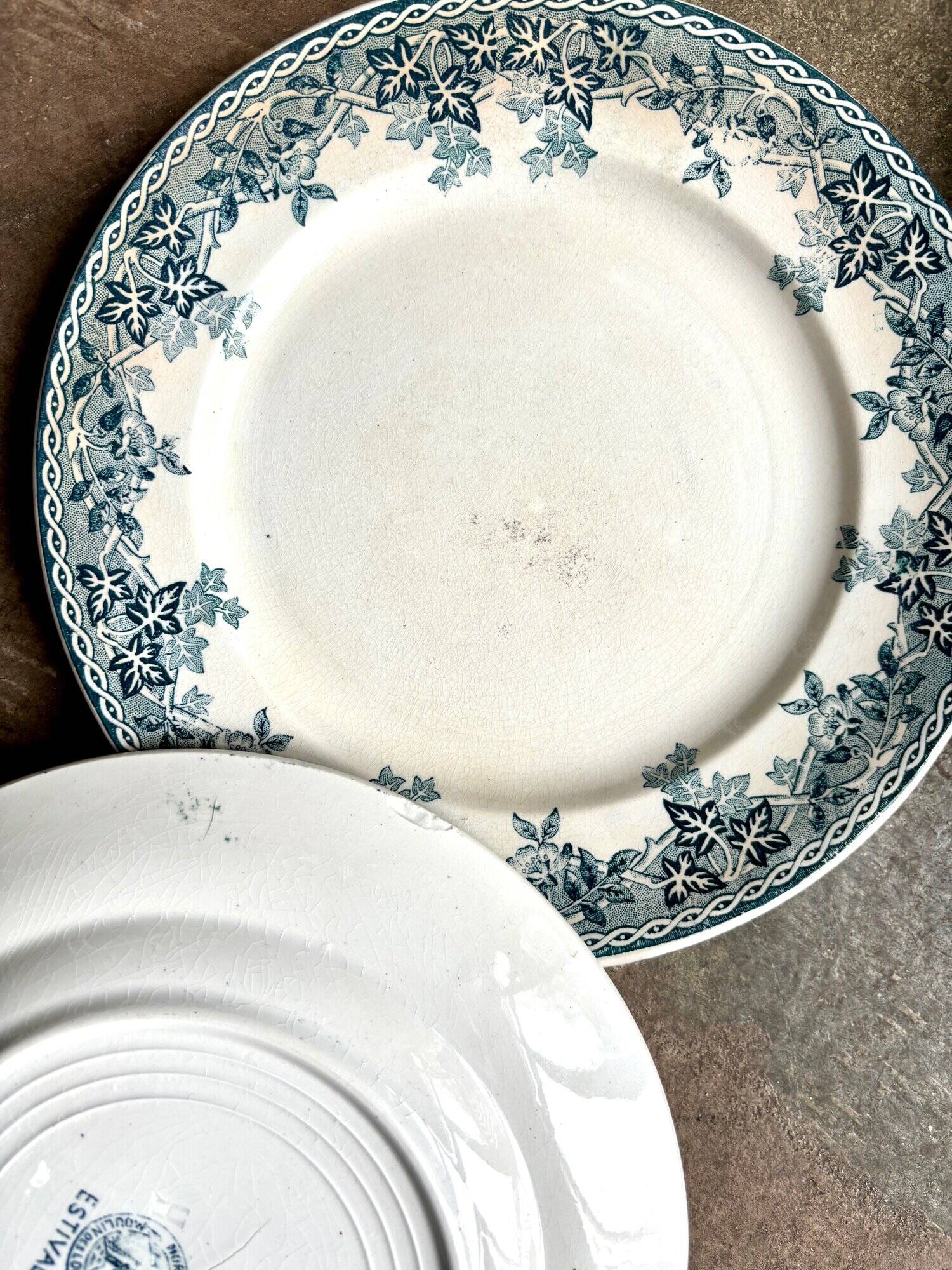 6 Moulin des Loups flat plates in iron clay, “Summer” service