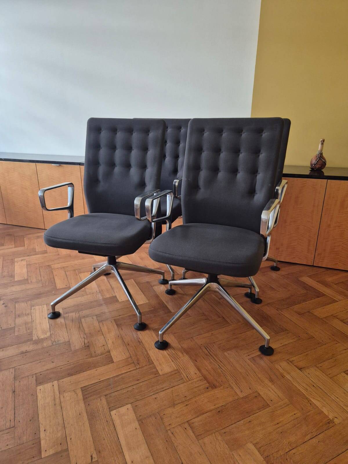 4 Vitra ID Trim chairs by Antonio Citterio