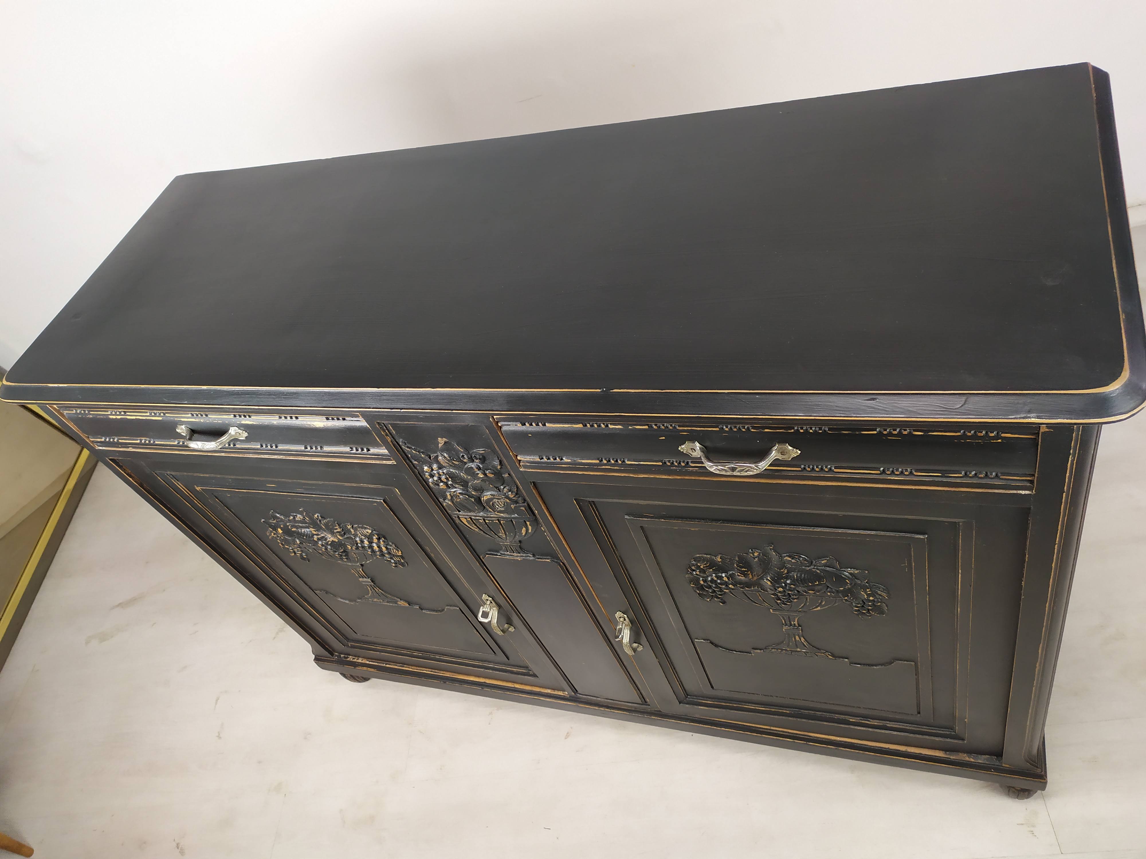 Buffet 1920 patinated black