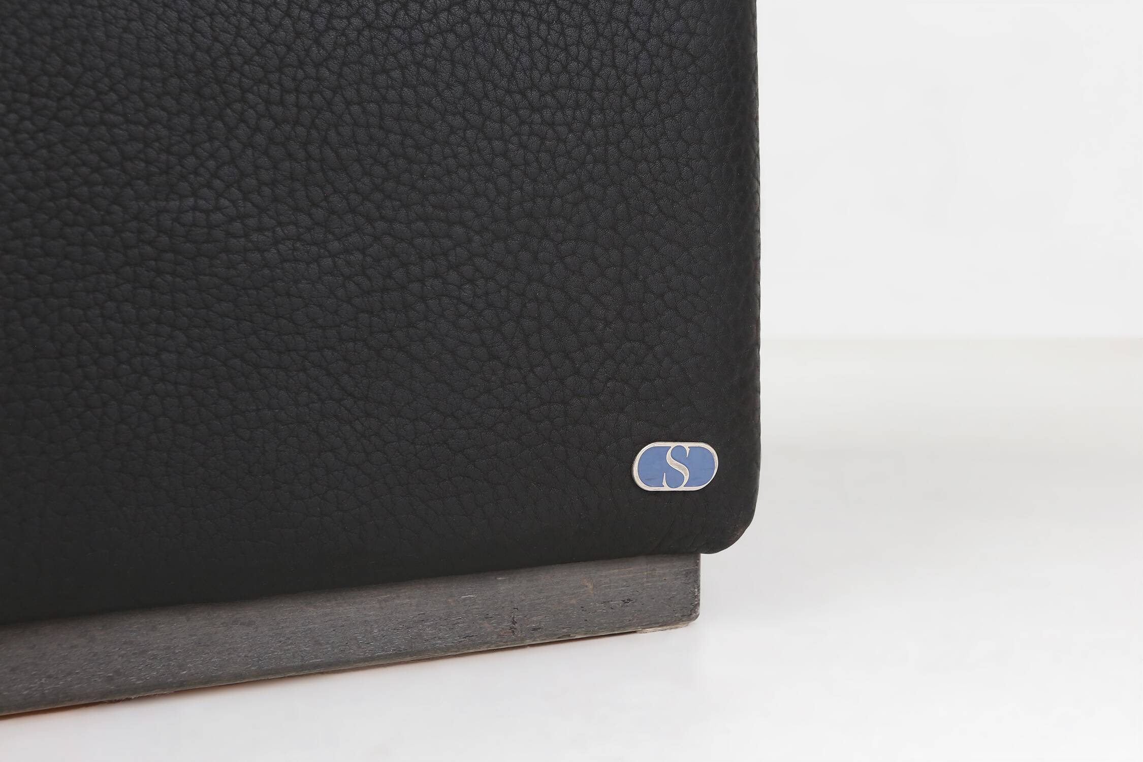 Exceptional De Sede DS50 lounge chair in black leather, Switzerland ca. 1980