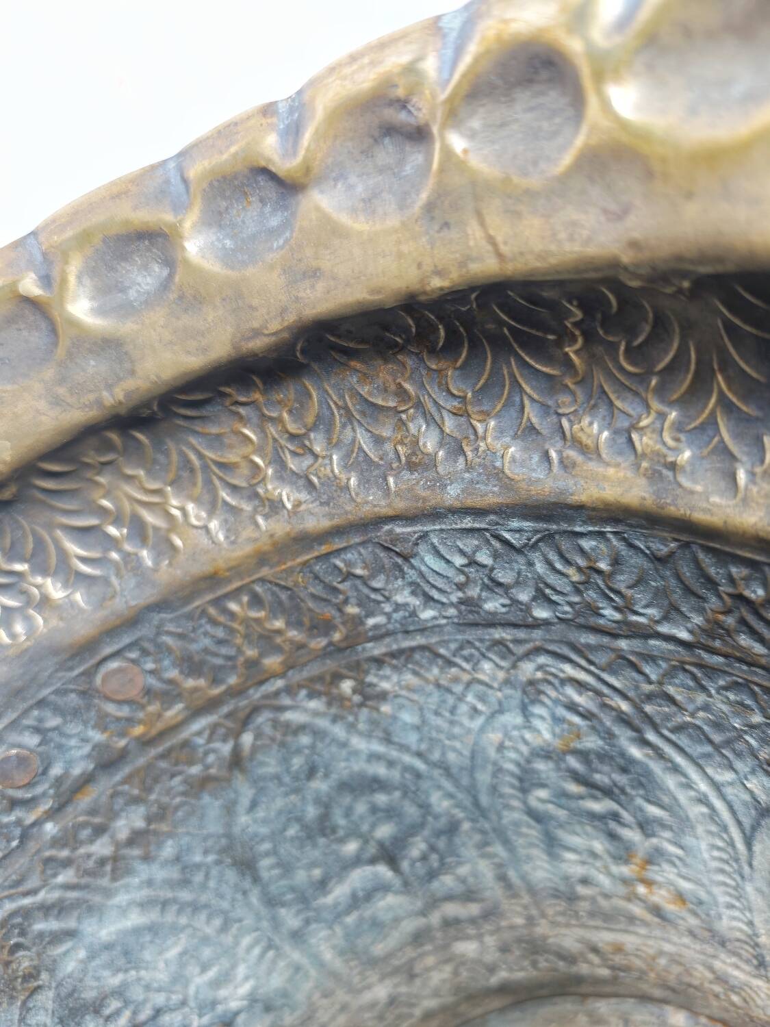 Macetero de bronce. España, 1980s.