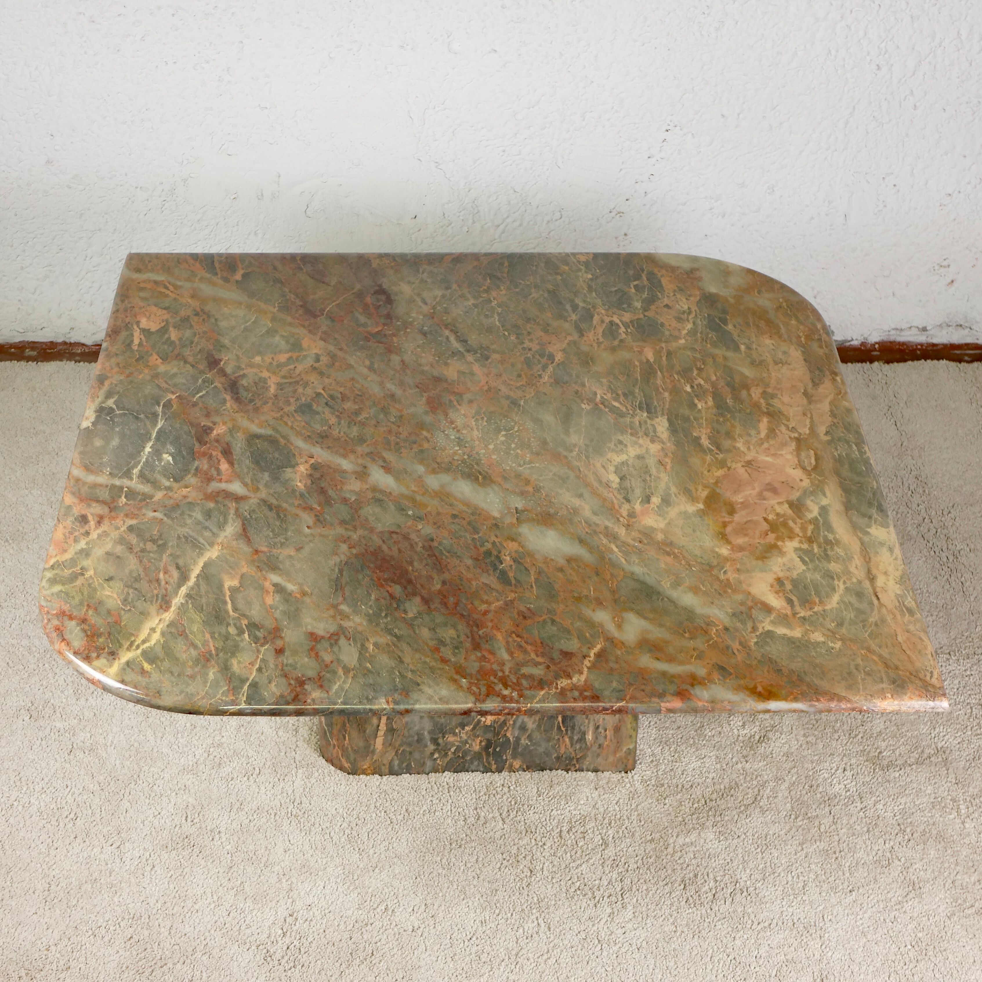 Coffee table in green marble and coral