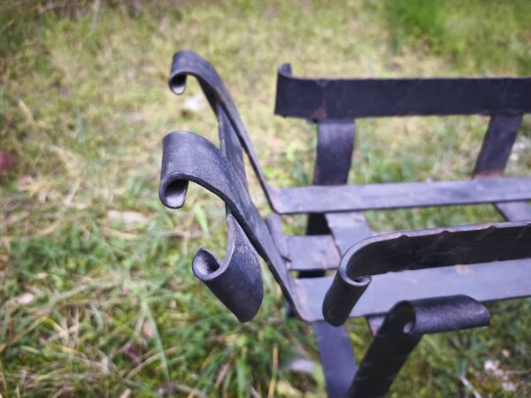 Support à bûches, jardinière en fer forgé