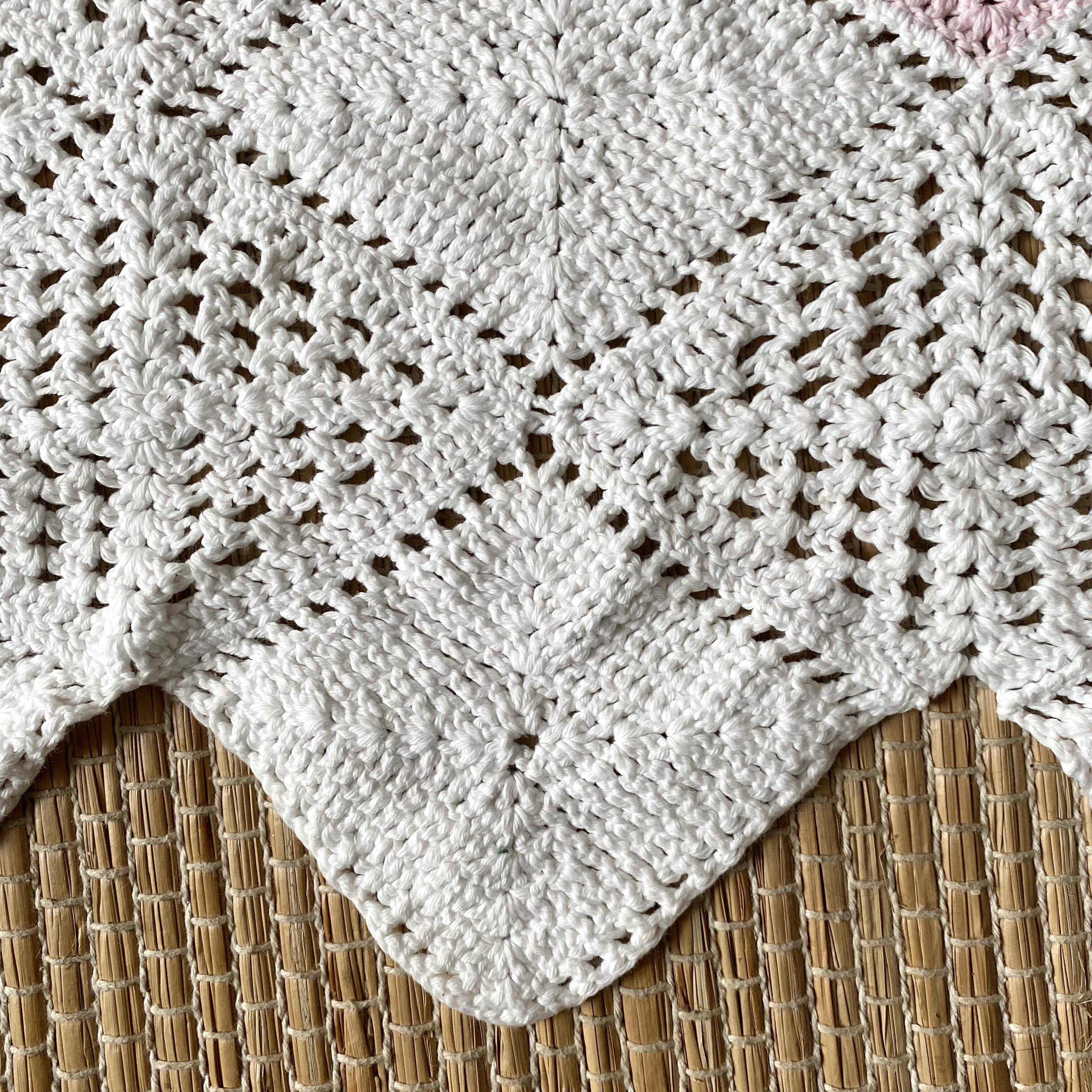 Pink and white crochet single bedspread 135X210 cm