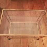 Desserte à roulettes en laiton doré et verre biseauté