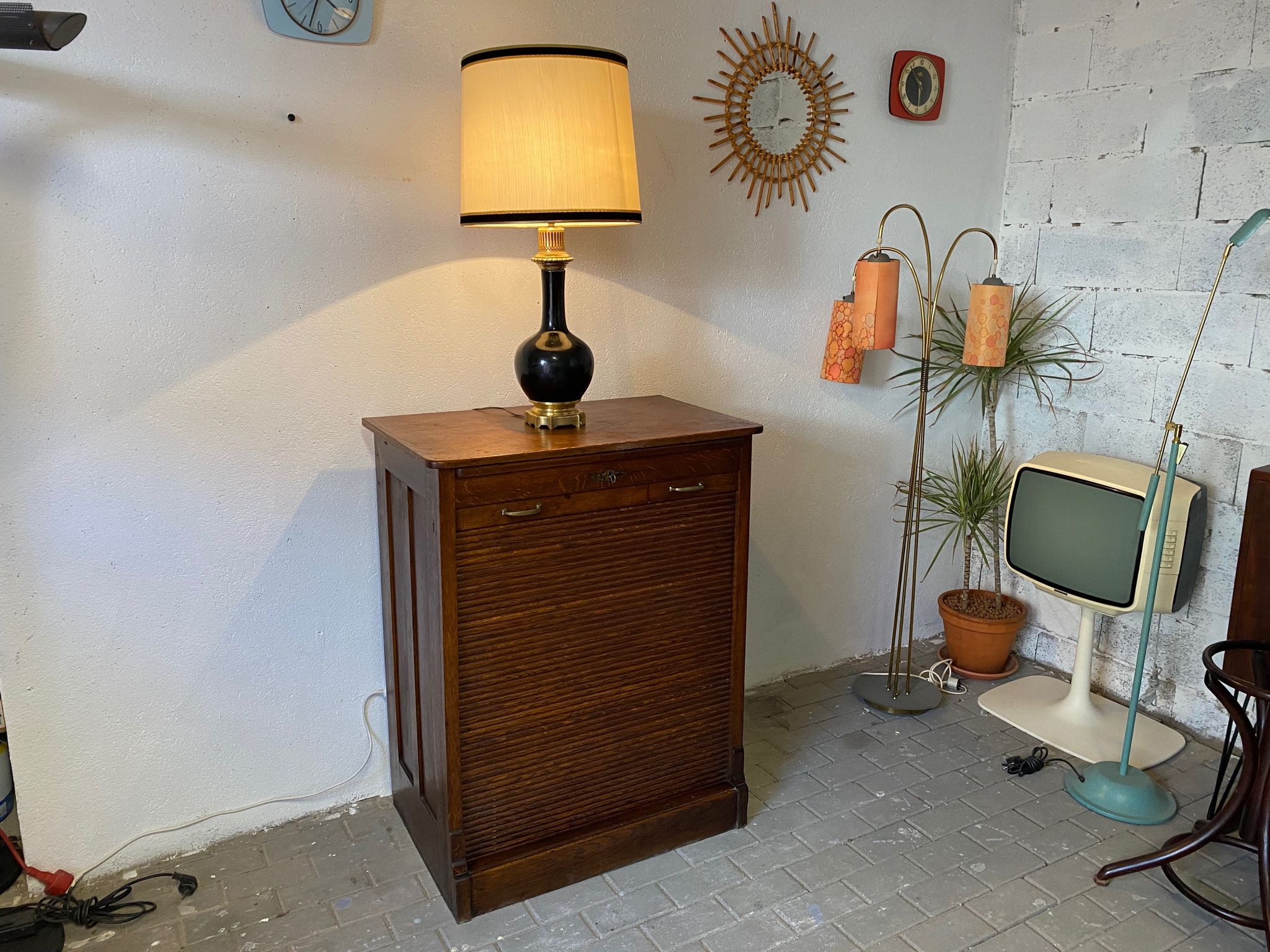Industrial furniture notary binder with vintage American curtain 1940s