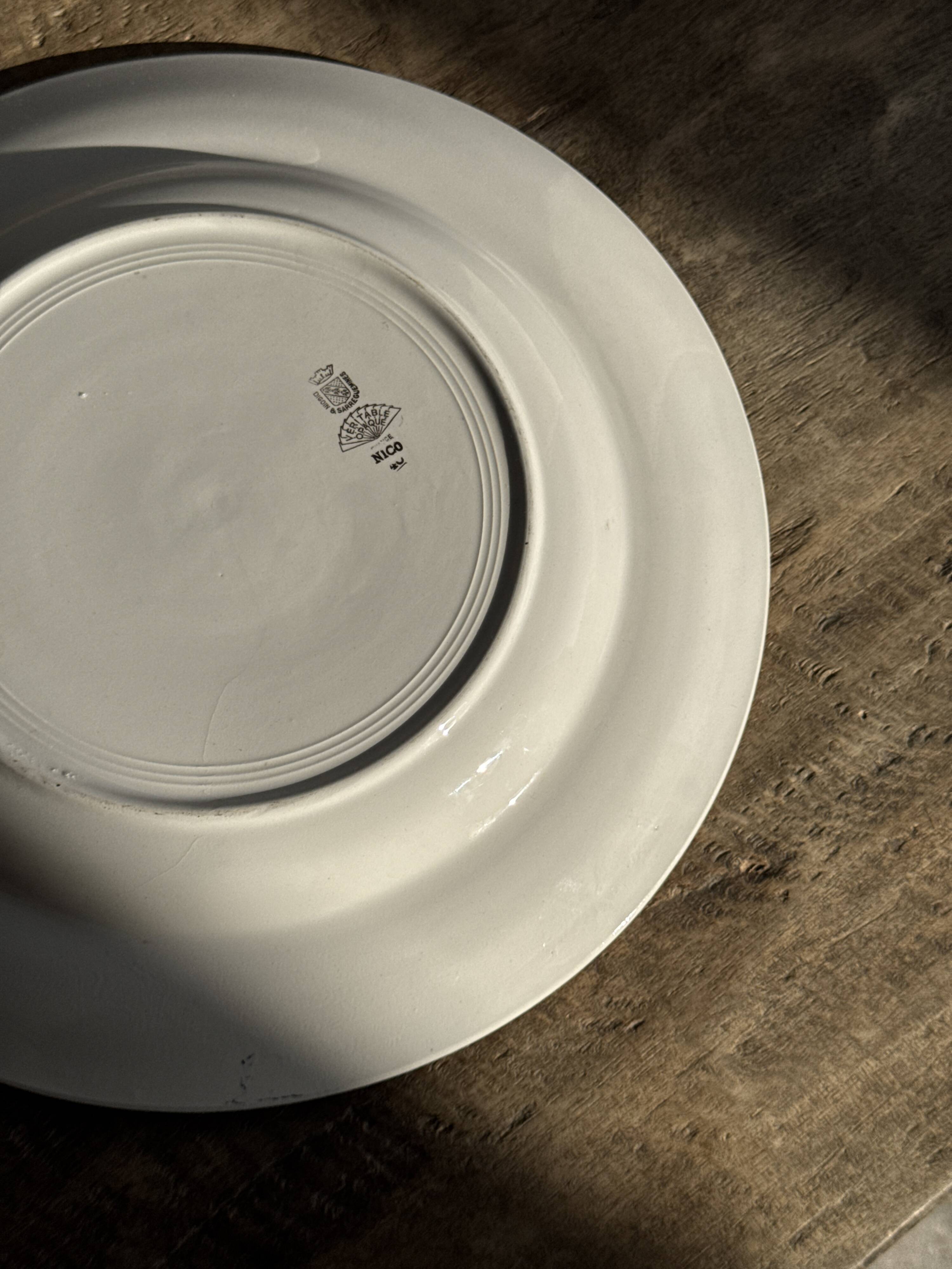 Circular plate model Nico gold Digoin Sarreguemines D30.5