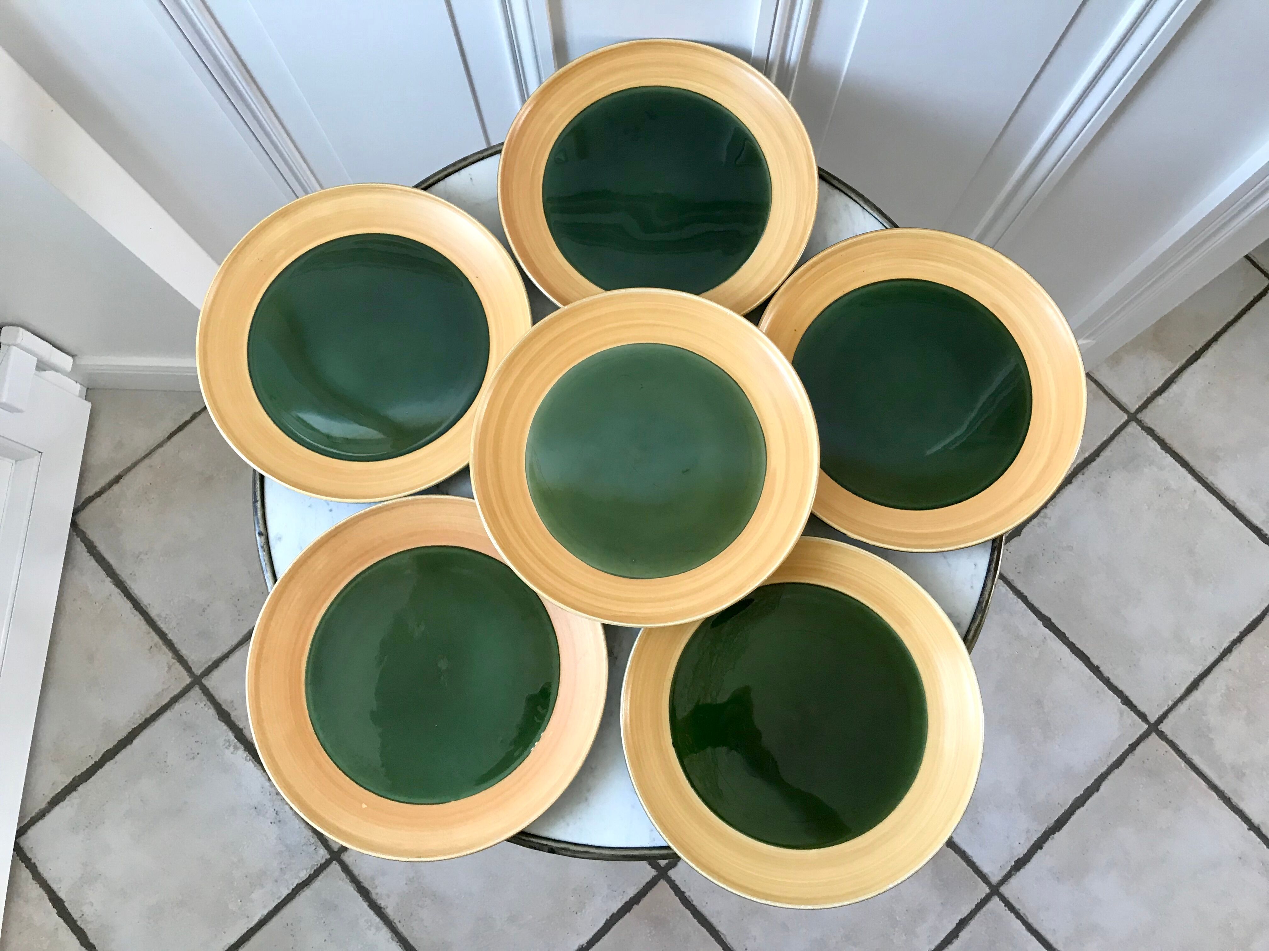 Set of 6 flat plates in green enamel ceramic salins model "capvern" years 60-70