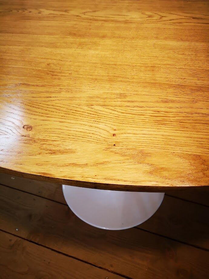 Oval table tulip foot