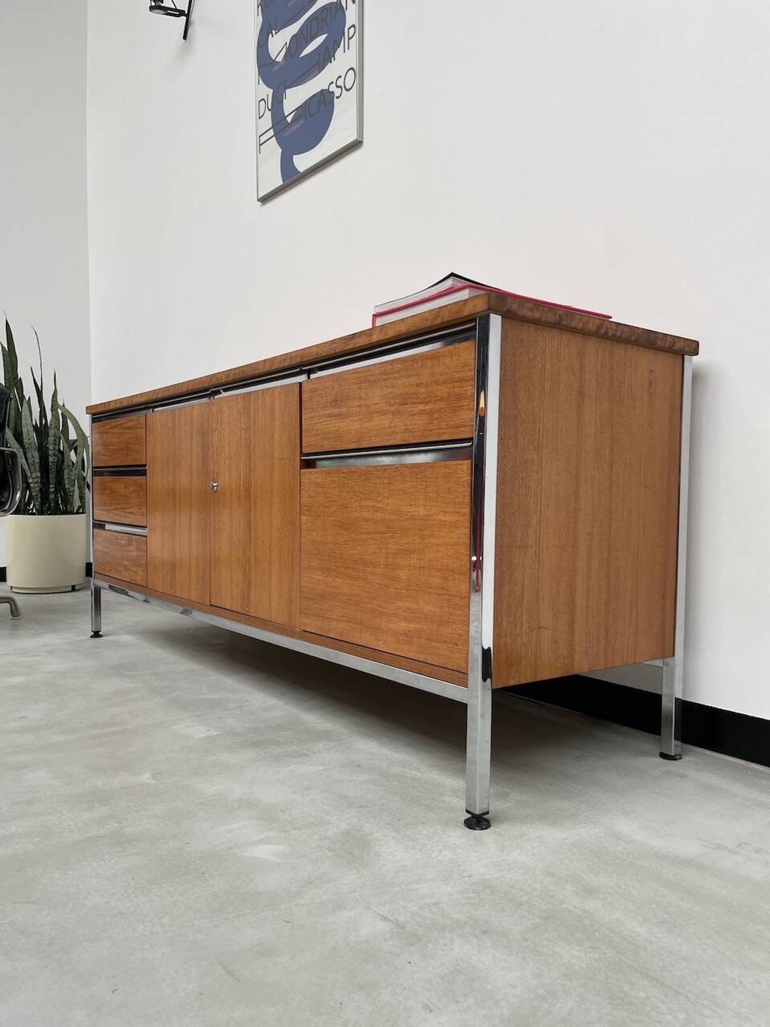1960s modernist enfilade