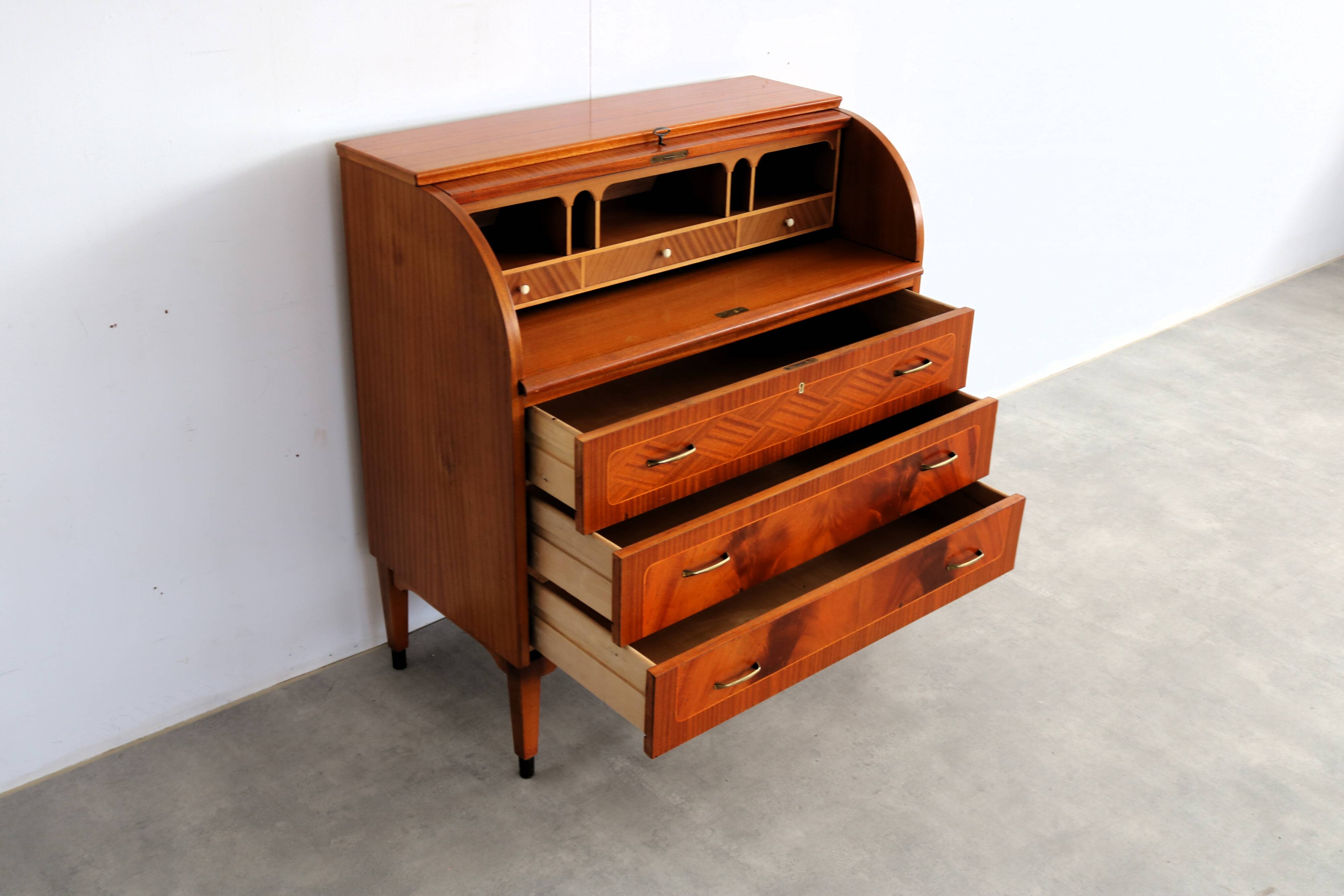 Vintage secretary | broderna | 60s | sweden