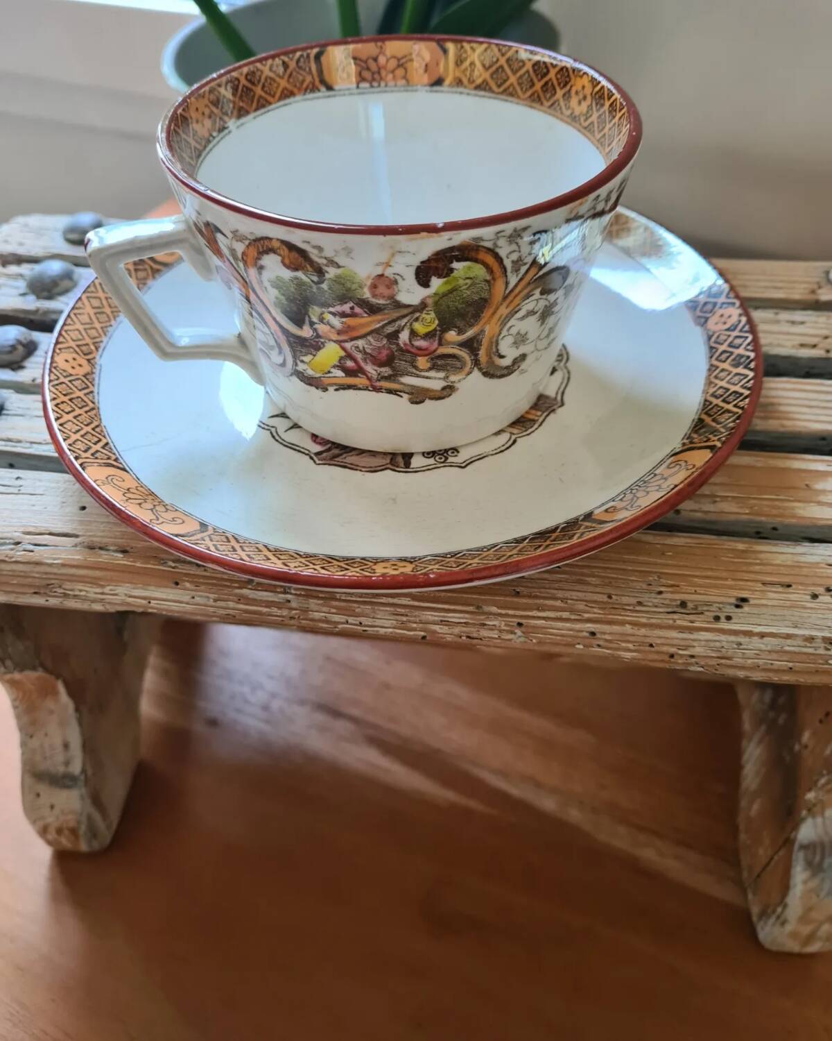 Tasse à thé Digoin Sarreguemines fn 19ème