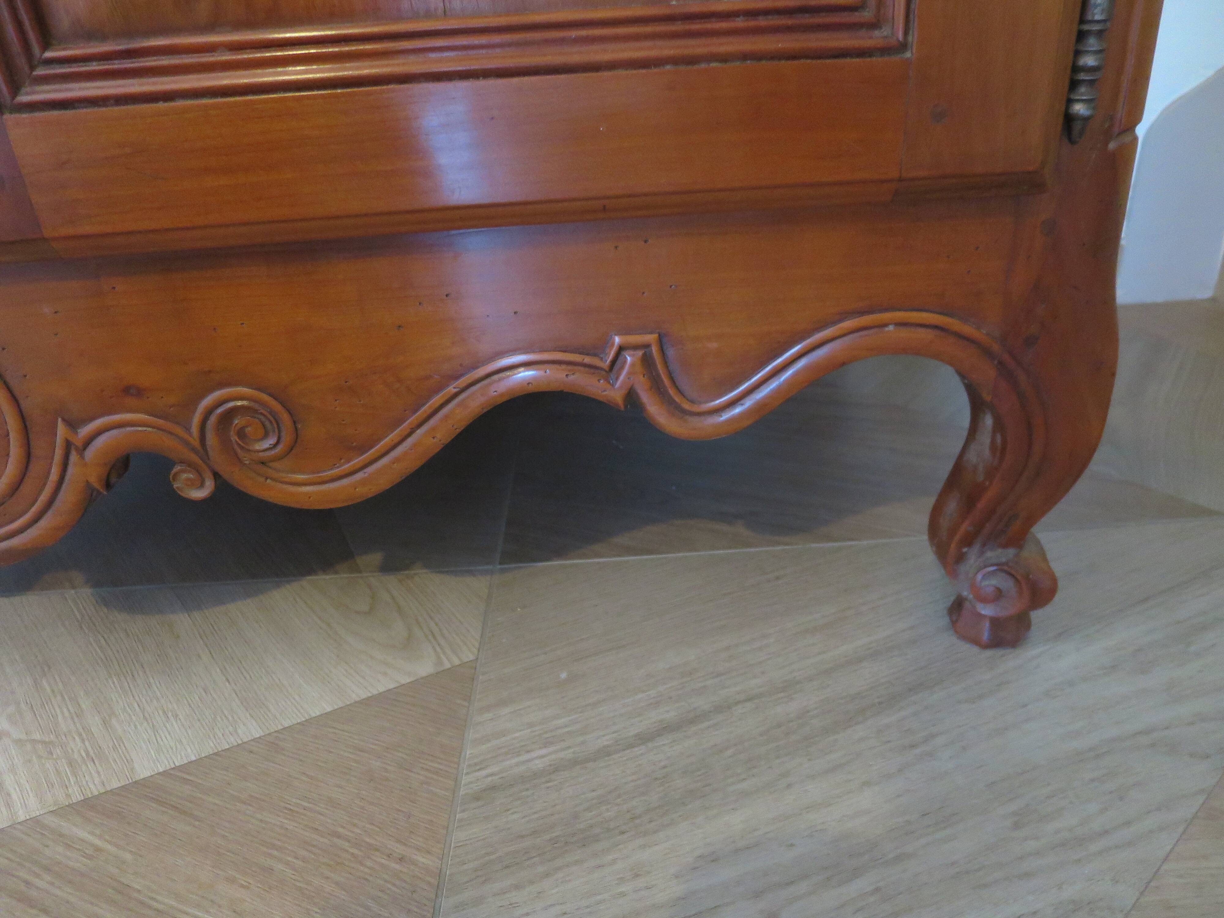 Rustic buffet Louis XV-Regency-jointed-massive wood-snail feet