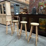 Set of 4 bar stools in fir wood.