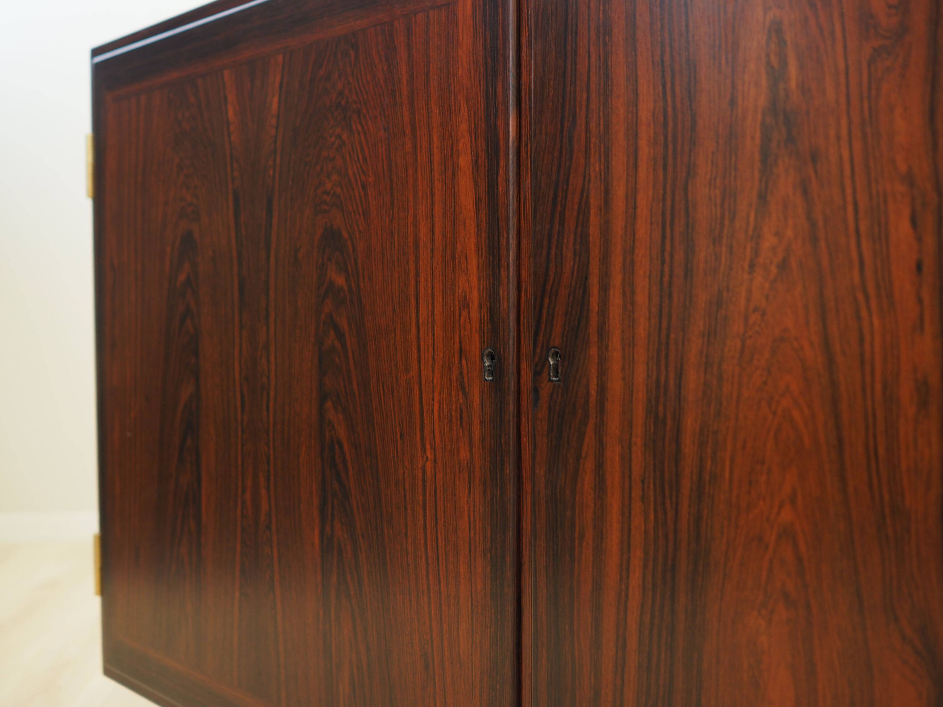 Enfilade en palissandre, design danois, années 1970, designer : Carlo Jensen, production : Hundevad