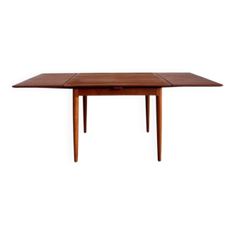 Danish vintage diningtable teak