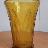 Vase en verre ambré