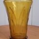 Vase en verre ambré